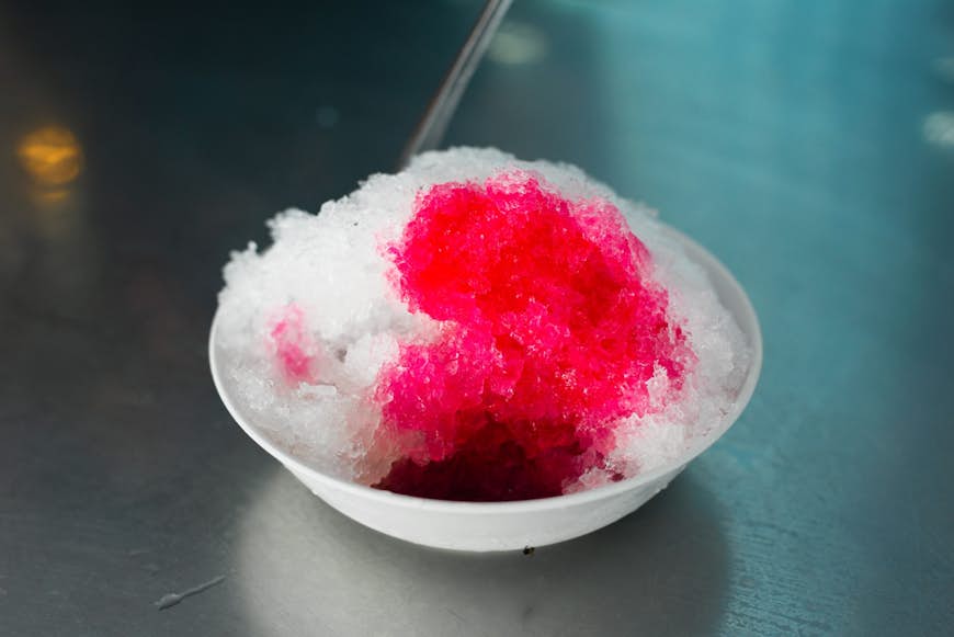 Oh eaw är Phukets svar på rakad is, en gelatinös, livfull lokal efterrätt © Austin Bush / Lonely Planet