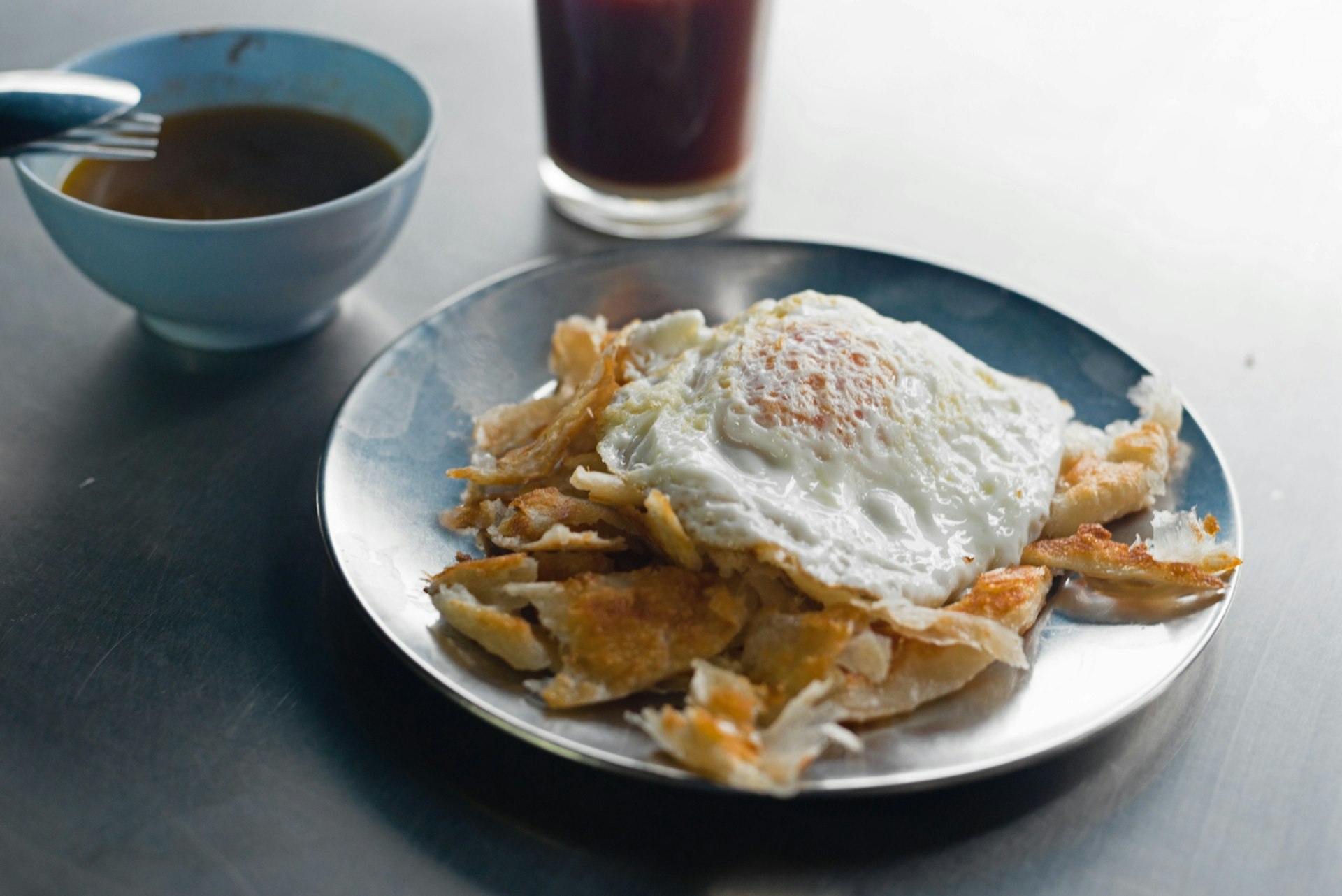 Roti, a flaky 'pancake', is a Phuket breakfast option © Austin Bush / ϲʼʱ