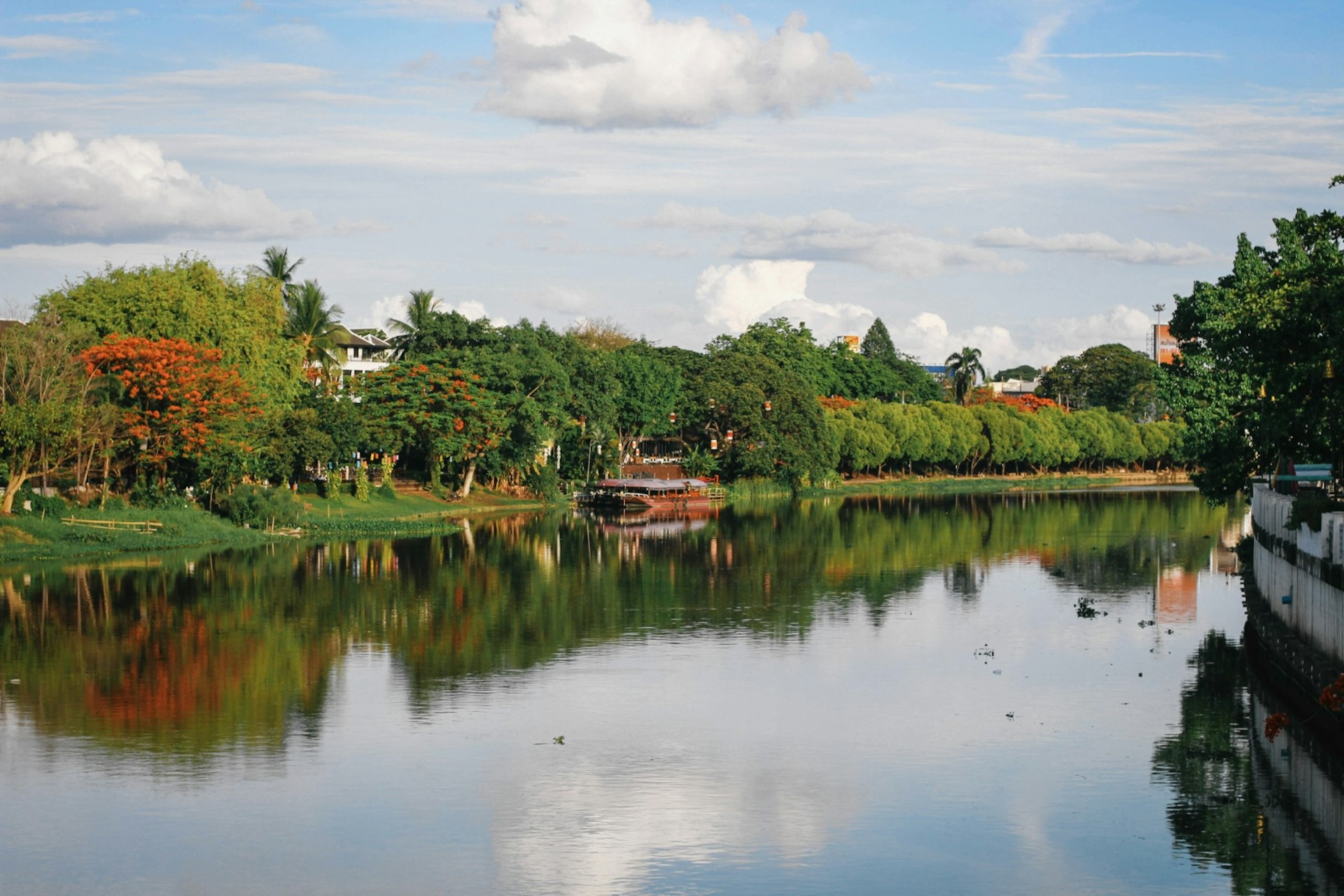 A view of the banks along Mae Ping in Chiang Mai © Alana Morgan / Lonely Planet