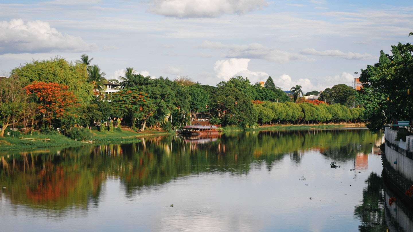 A view of the banks along Mae Ping in Chiang Mai © Alana Morgan / Lonely Planet