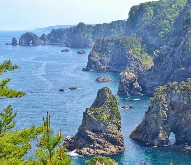 Features - kitayamazaki_cliffs_iwate-2b0fec6a72b2
