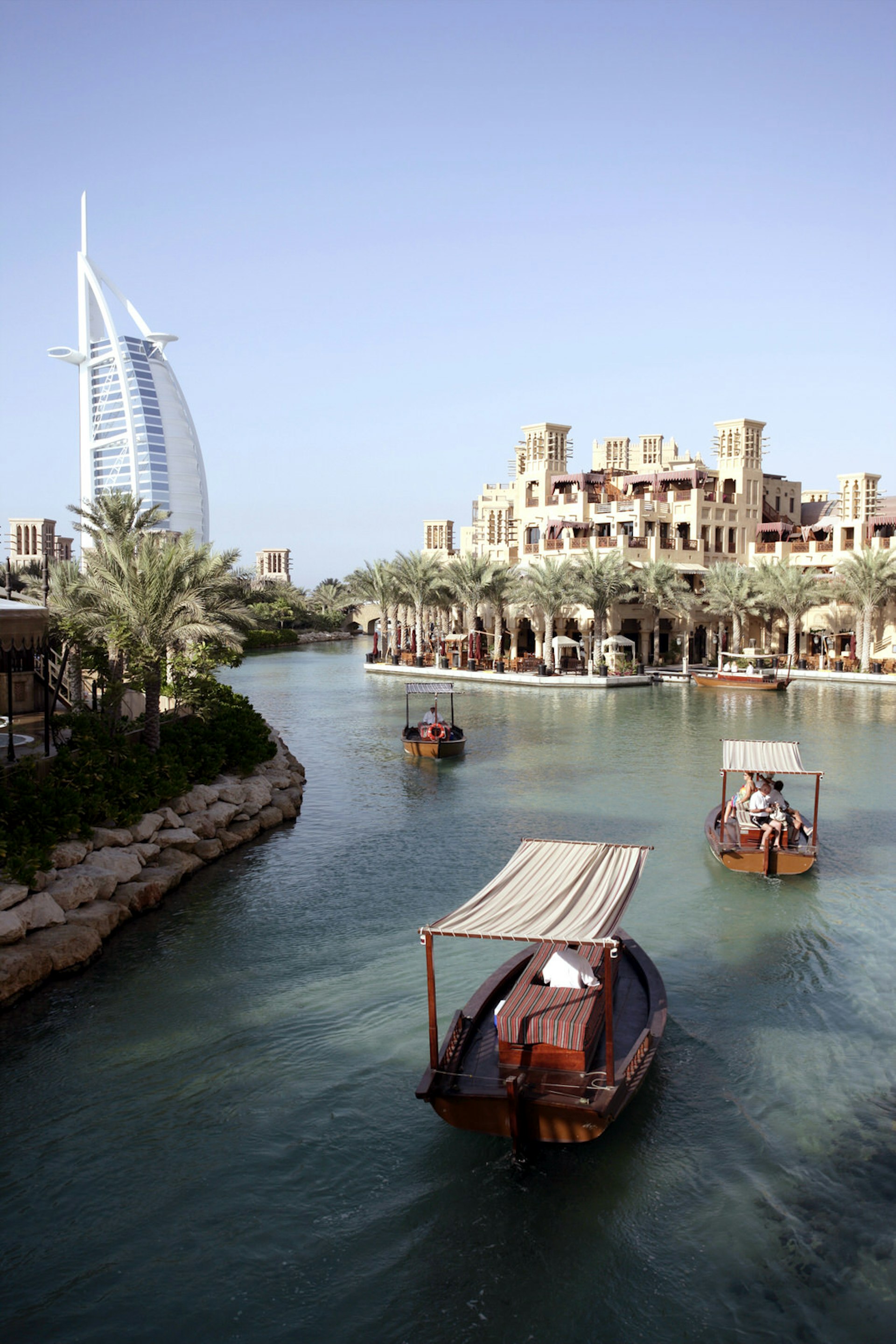 Dhows on the internal waterway at Al Qasr Hotel, Madinat Jumeirah, in Dubai, United Arab Emirates © Steve Back / Getty Images