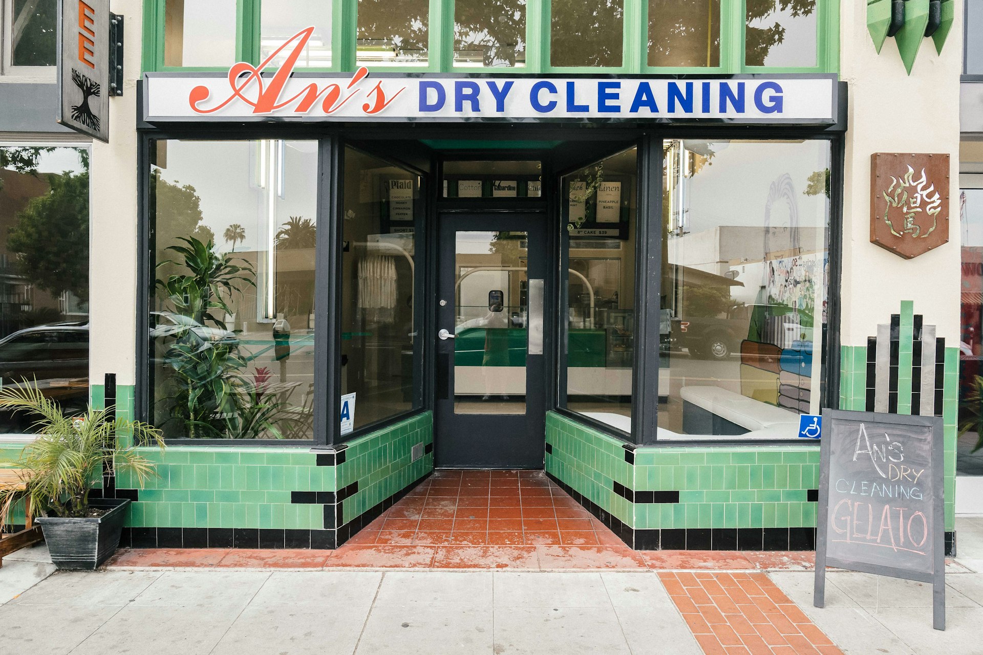 The facade of An's Dry Cleaning © An's Dry Cleaning
