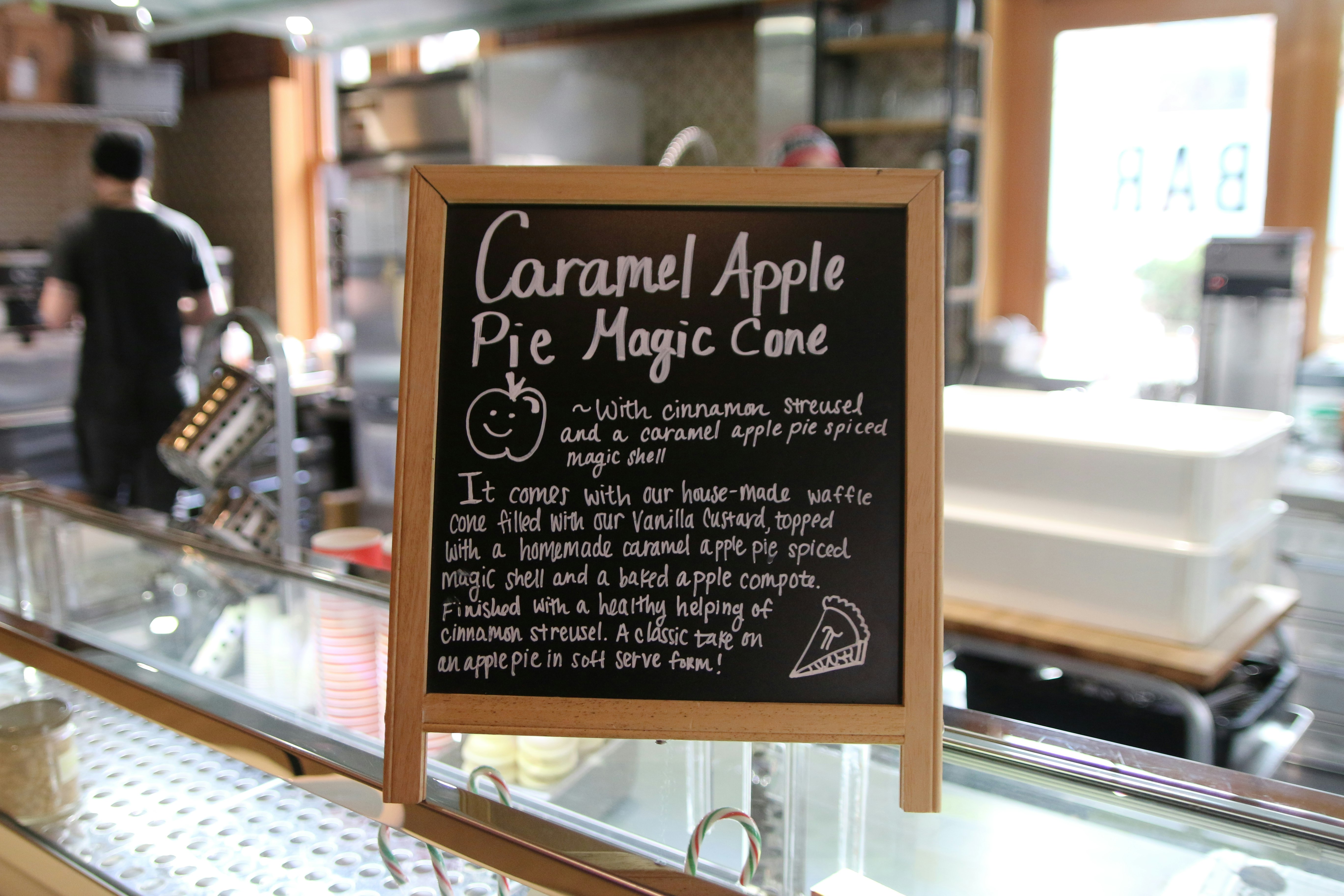 Sign describing the caramel apple ice cream © Salt & Straw