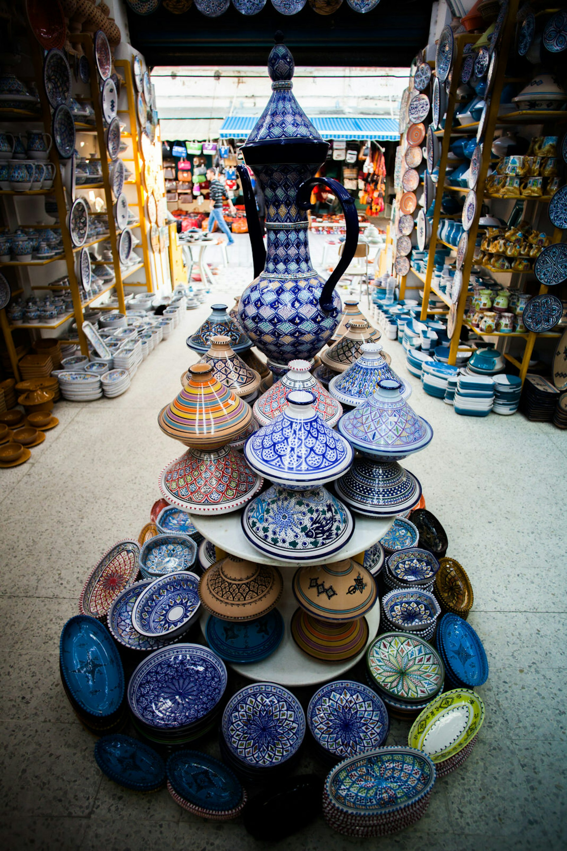 Ceramics on display in a shop in Nabeul, Cap Bon, Tunisia © Tancredi J. Bavosi / Getty Images