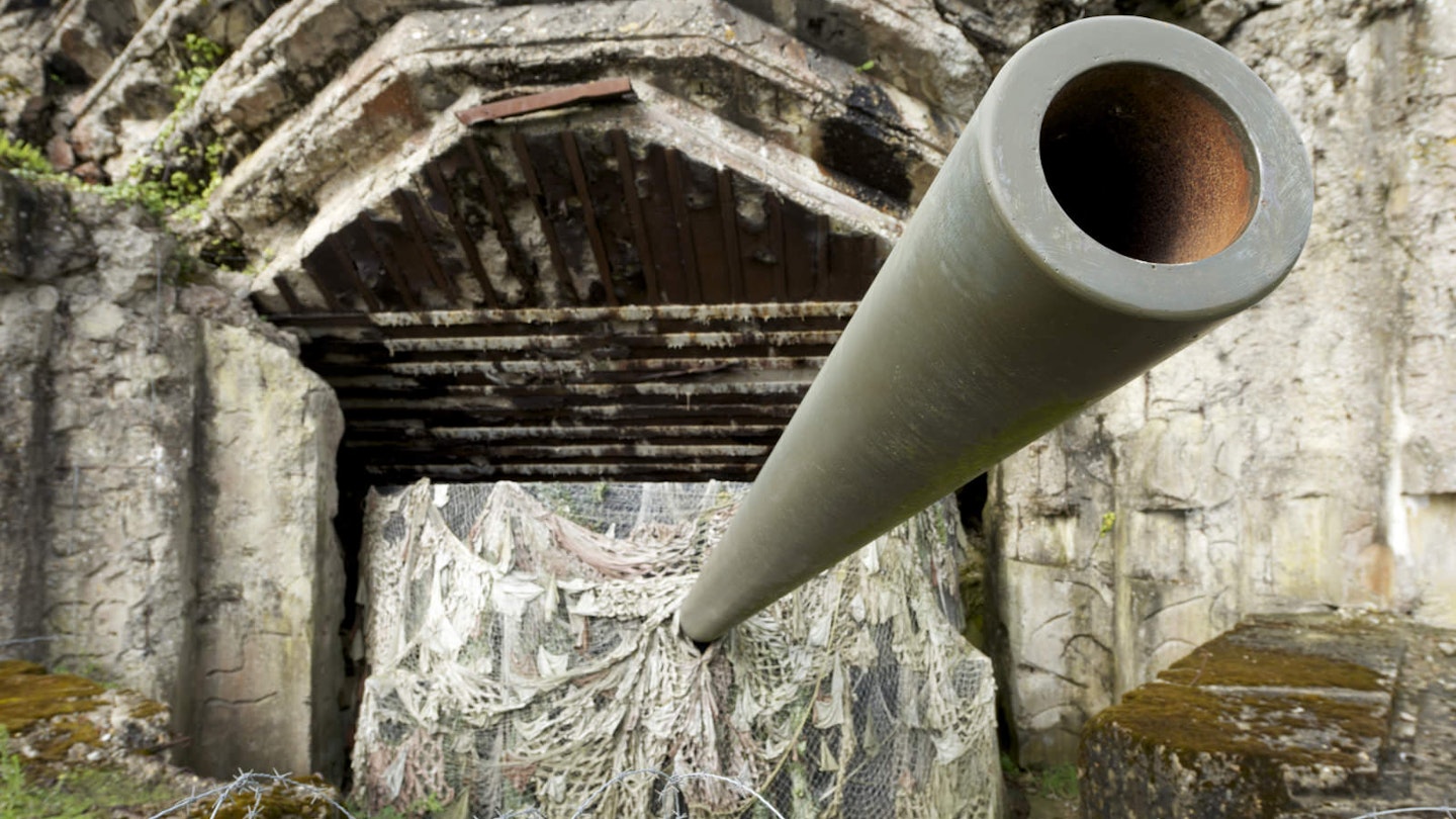 The Longues-sur-Mer Battery is a 150mm German artillery gun