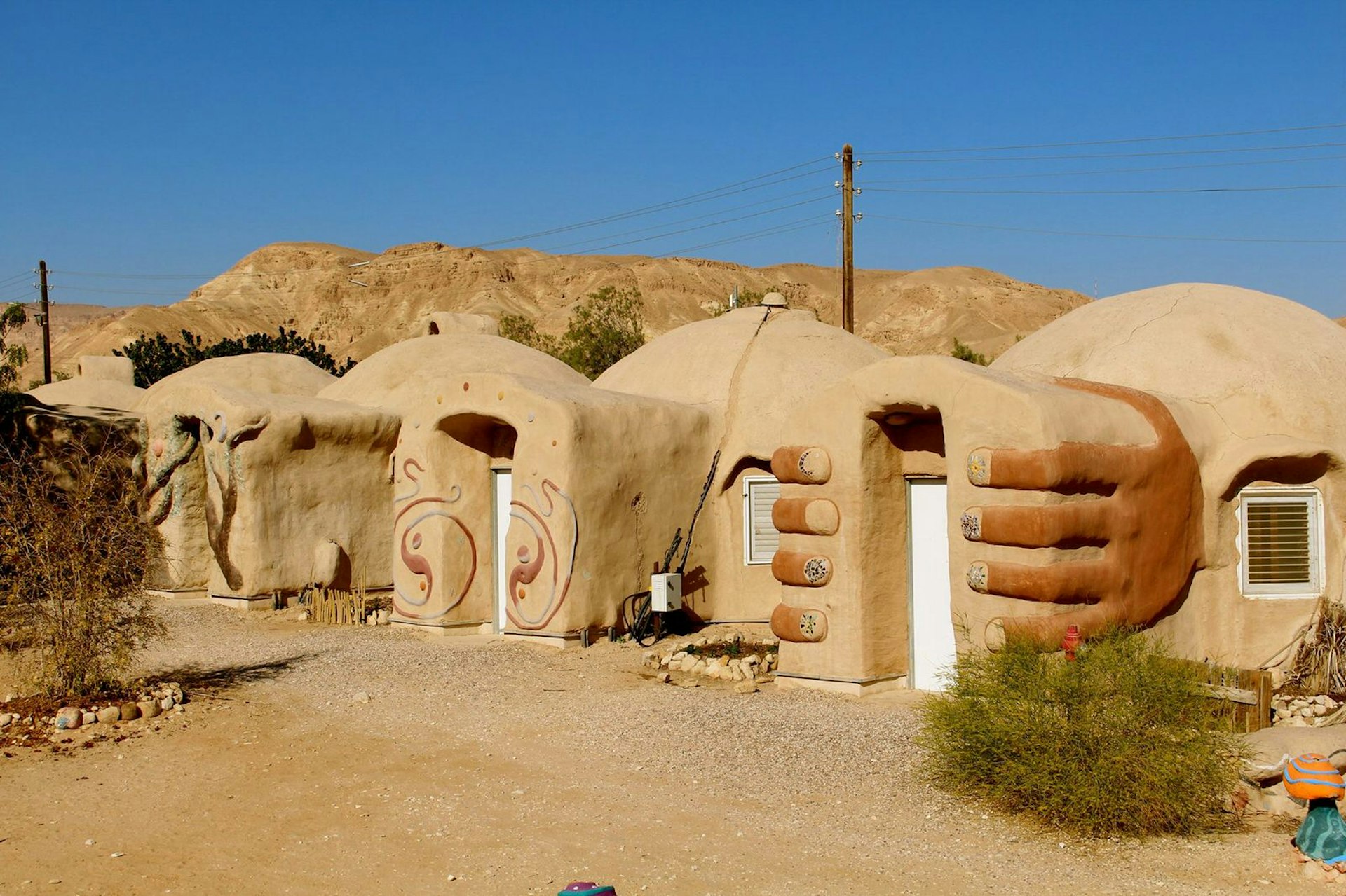 Desert accommodation at Kibbutz Lotan
