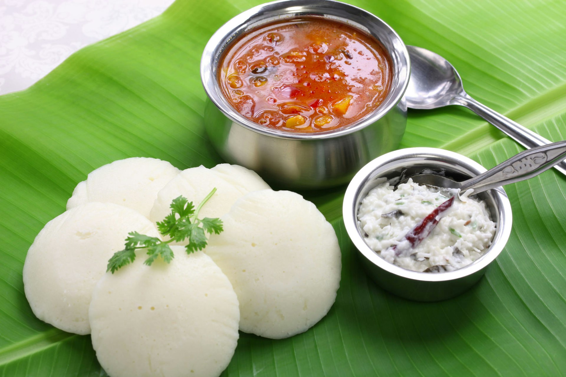 Idli sambhar - one of South India's favourite breakfast snacks © Bonchan / Getty Images