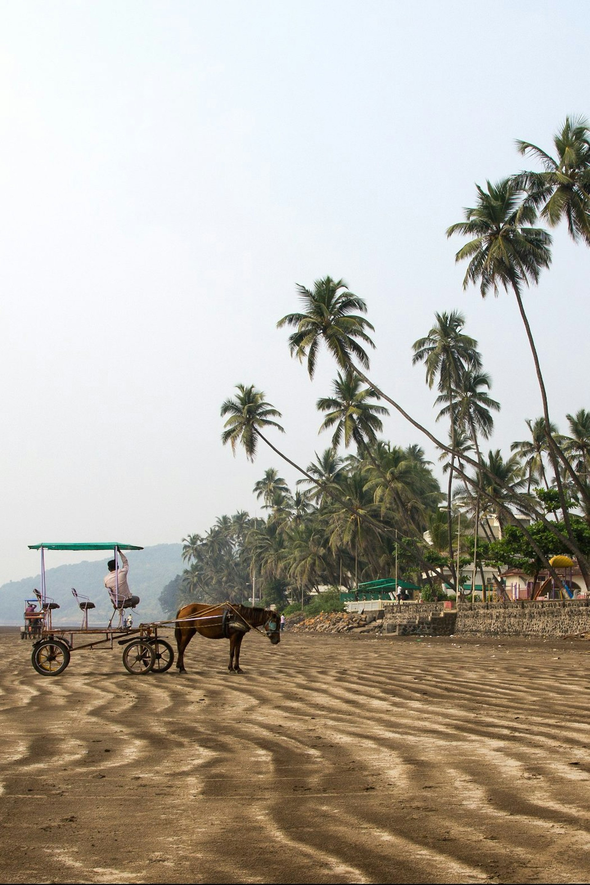 A calm beach scene at Alibaug © Arun Photography / Getty Images