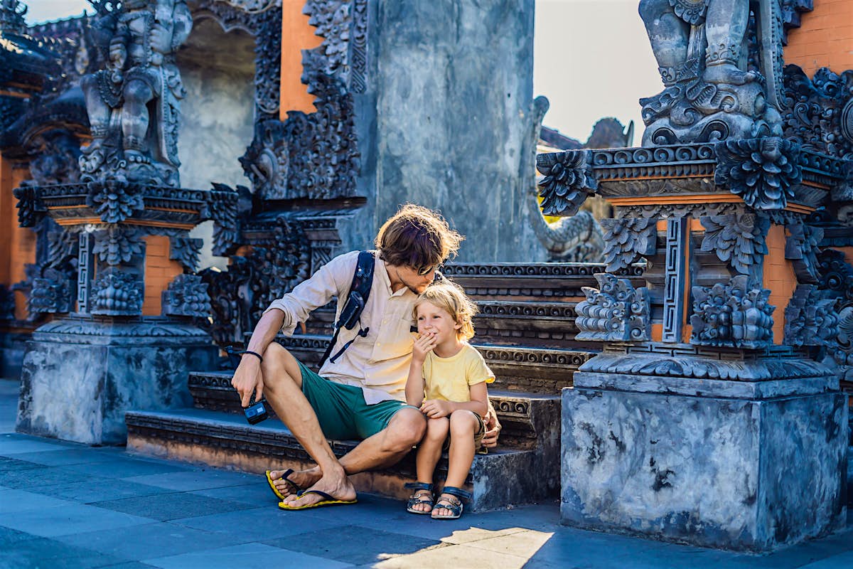 10 tips for planning an affordable family vacation 