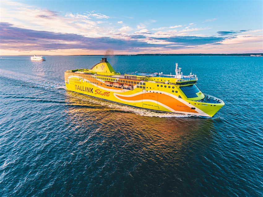 The Tallink Shuttle ferry, sailing on the Baltic Sea © Dmitry Tkachenko Photo / Shutterstock