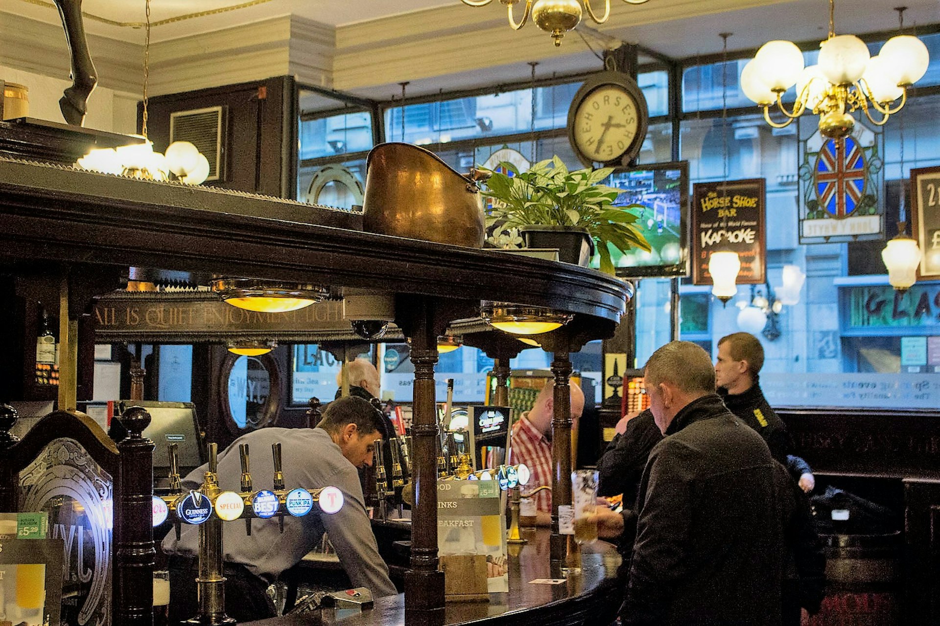The Horshoe Bar's interior, Glasgow