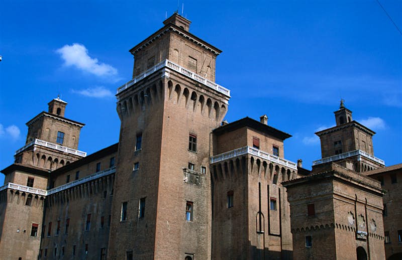 Features - 16188-94 The square towers of Castello Estense