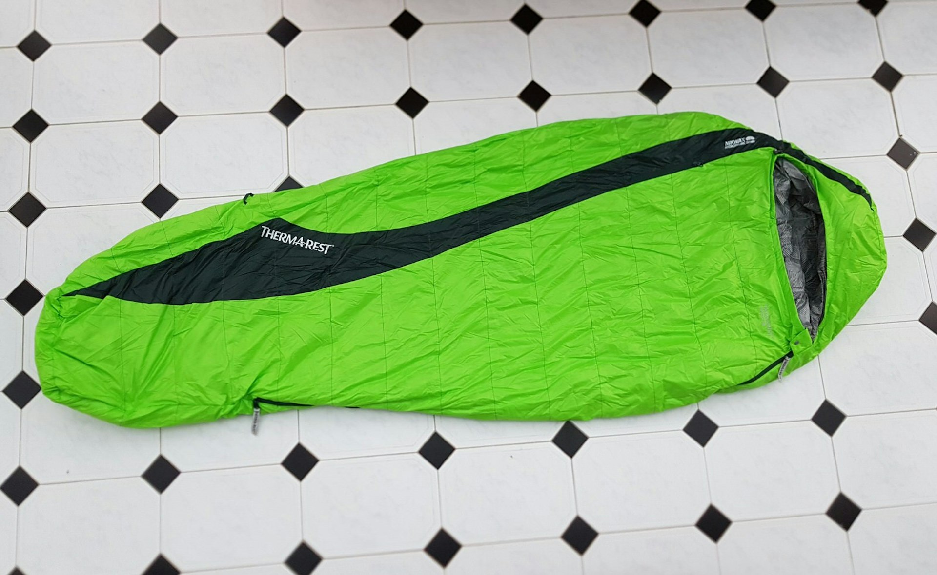 Therm-a-rest Questar HD sleeping bag in green