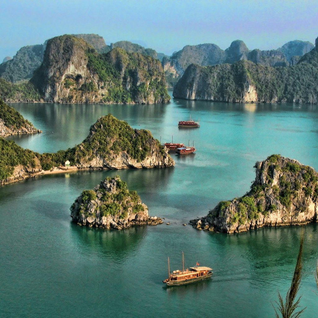 Features - Halong Bay