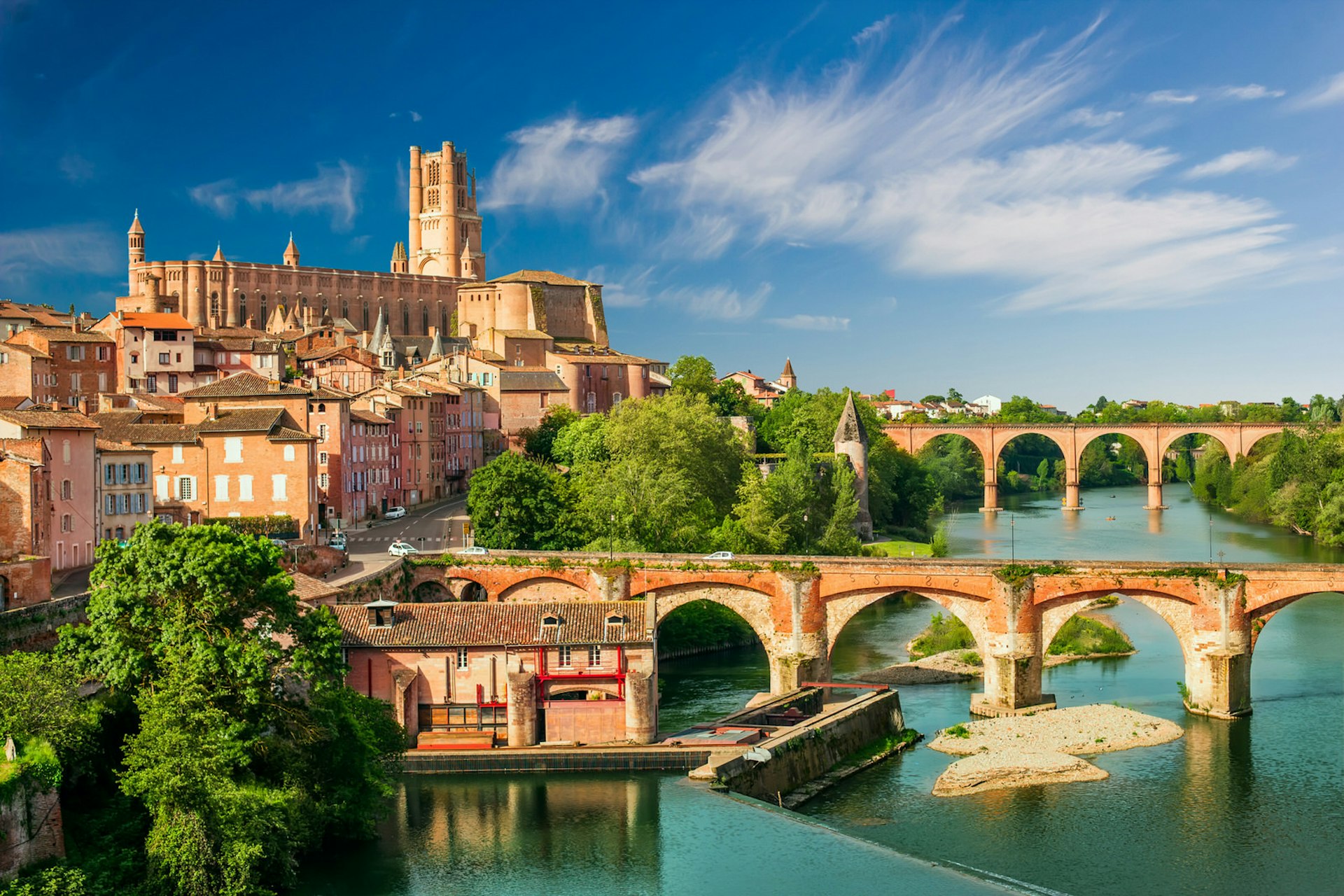 Tarn travel - The town of Albi is dominated by the enormous redbrick Cathédrale Ste-Cécile, which sits on a hill above the rest of the town and the River Tarn