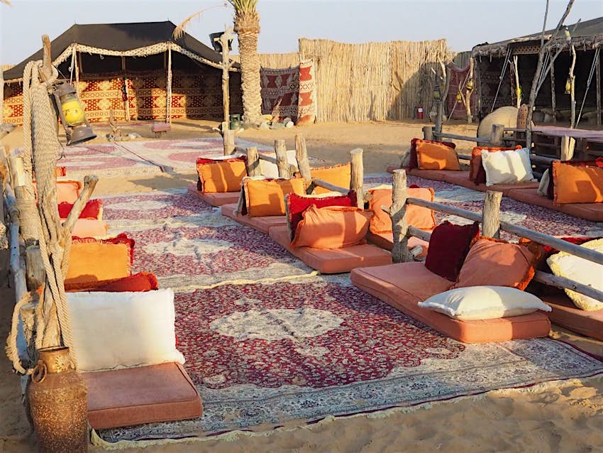 Dubai camp. Salt Camp в Дубае. Camp Dubai. Dubai Desert Camping. Desert Safari Dubai Camping.