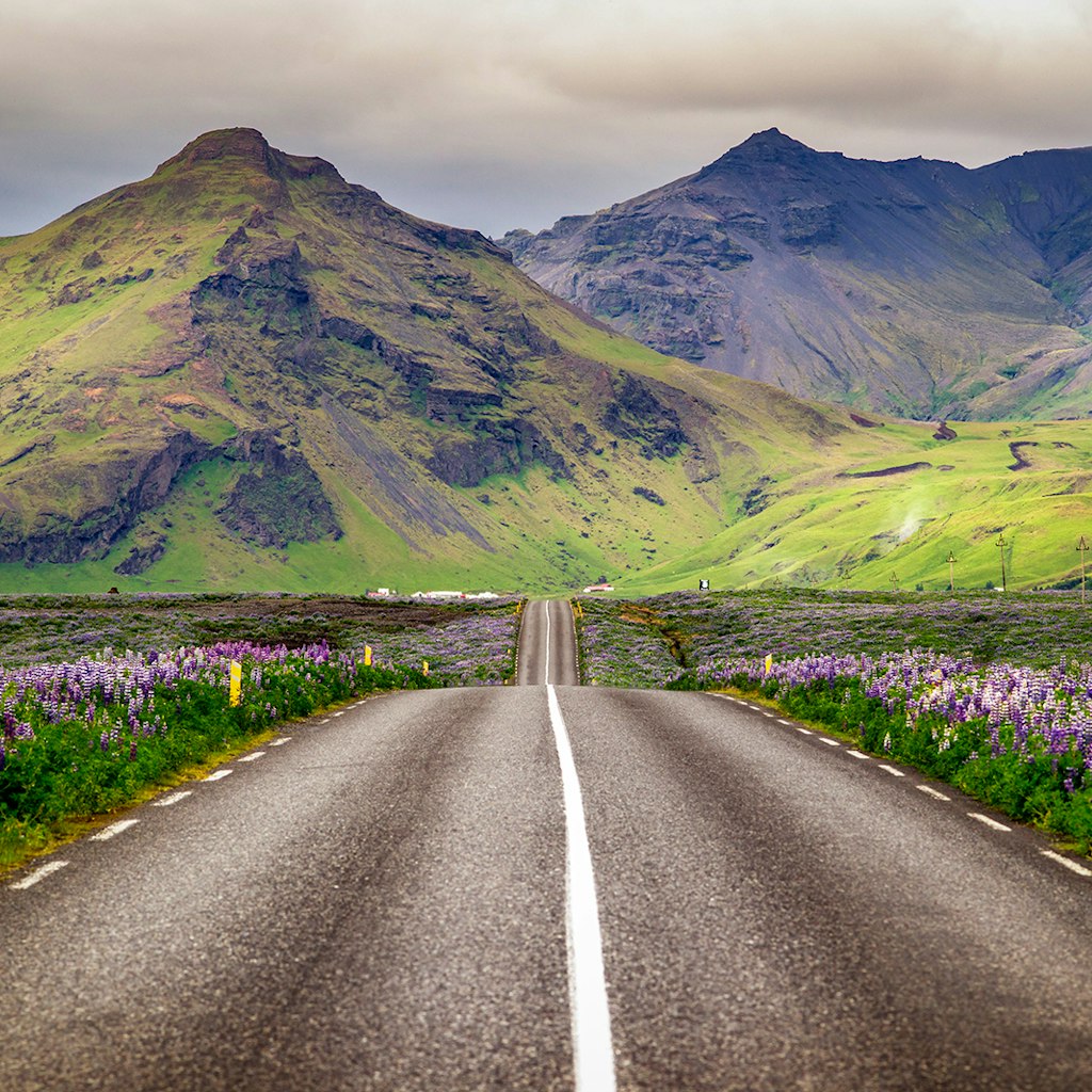 Features - iceland roads
