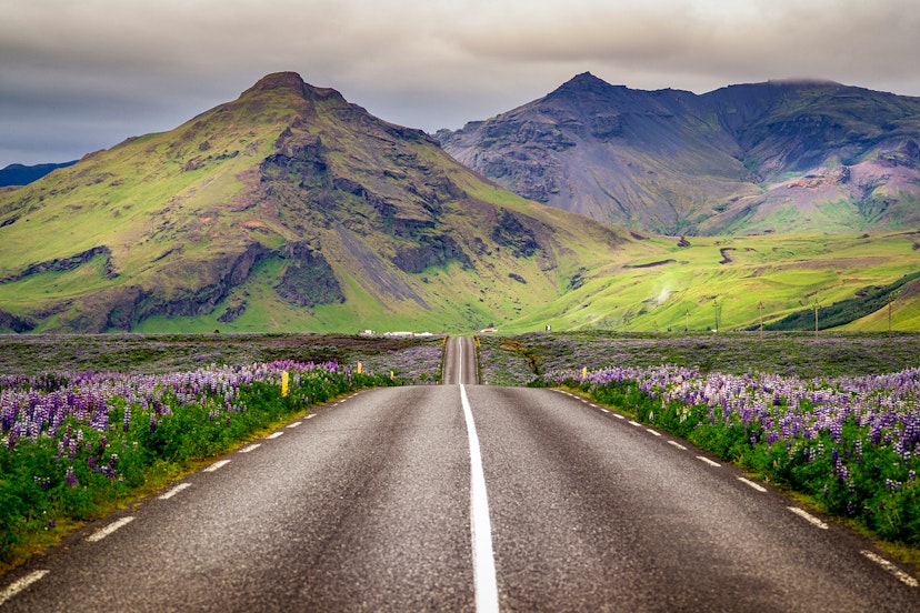 Features - iceland roads