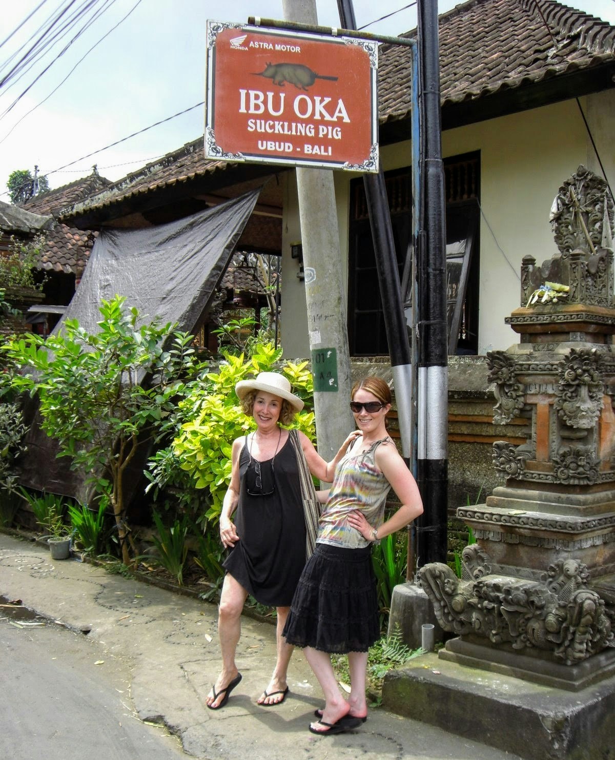 Maxine and Laura DeCook in Bali