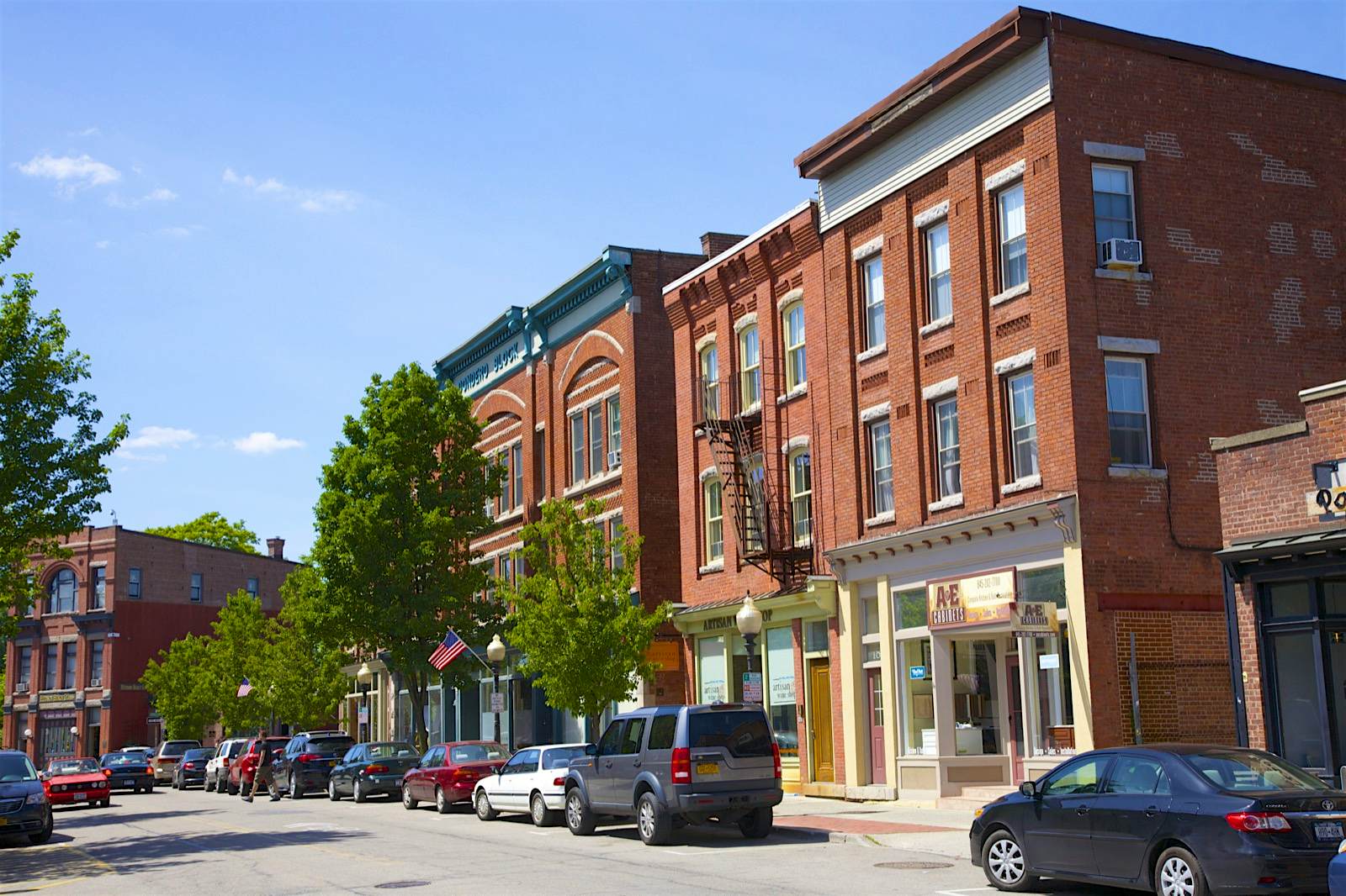 Beacon New York.jpg Red brick buildings with local businesses line a main street