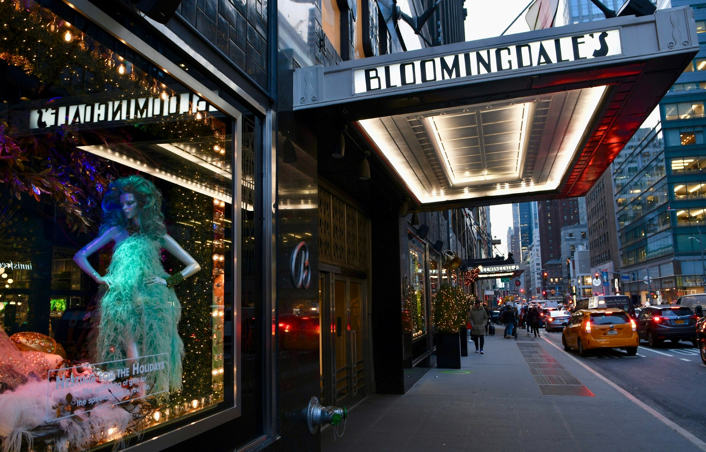Display window outside Bloomingdale's on 59th Street and Lexington Avenue, New York City