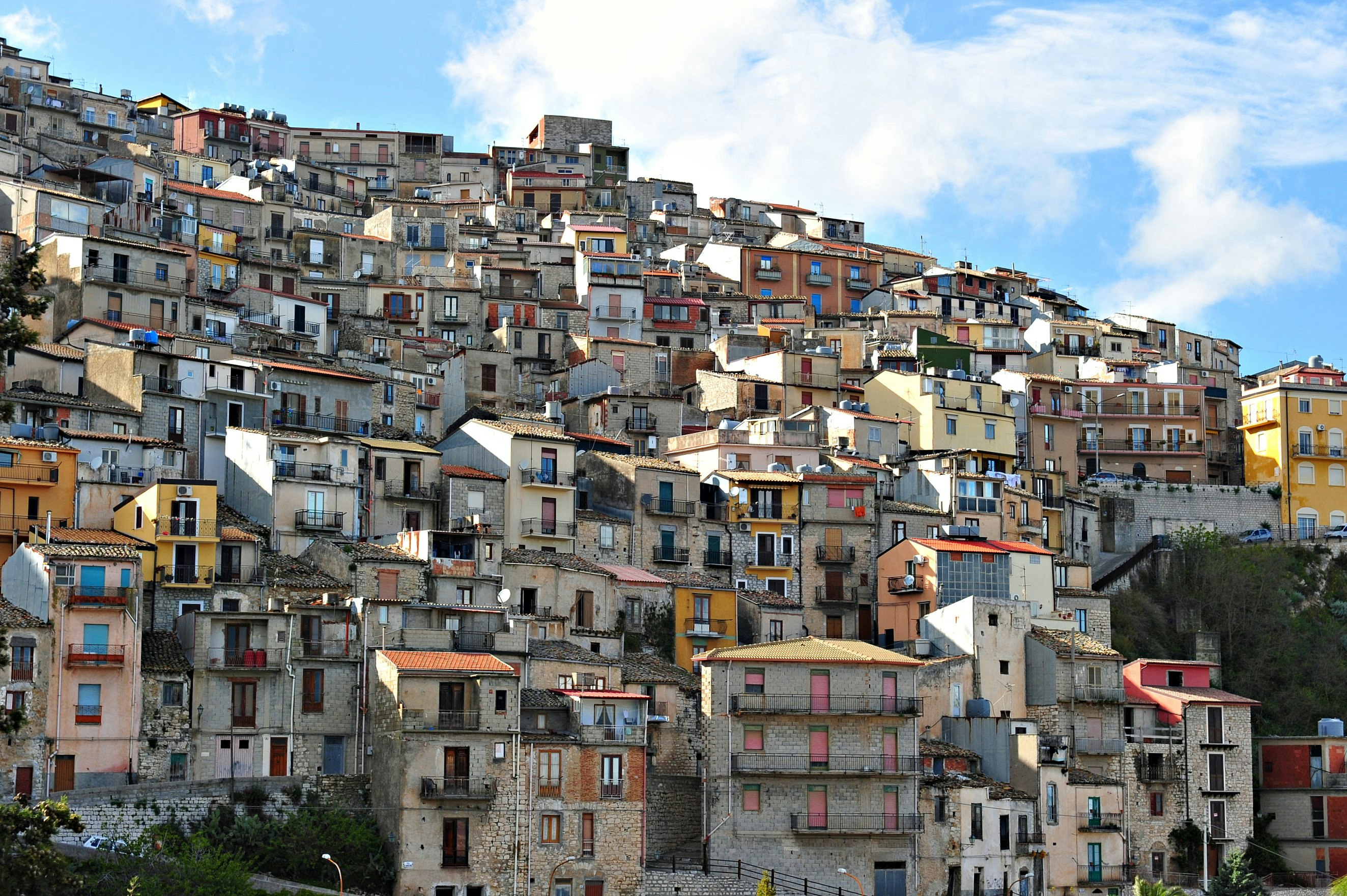 Multi-storey hilltop properties in Sicily