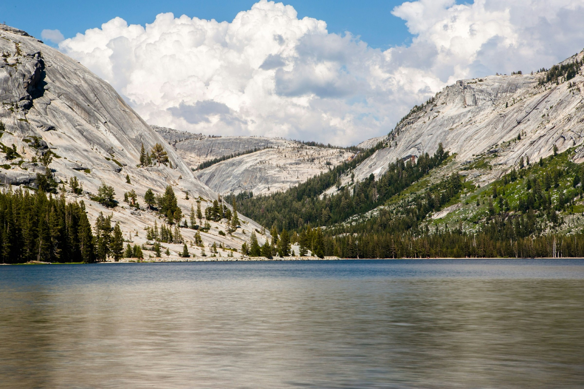 Cathedral Lake and surrounding mountains in Yosemite National Park. 