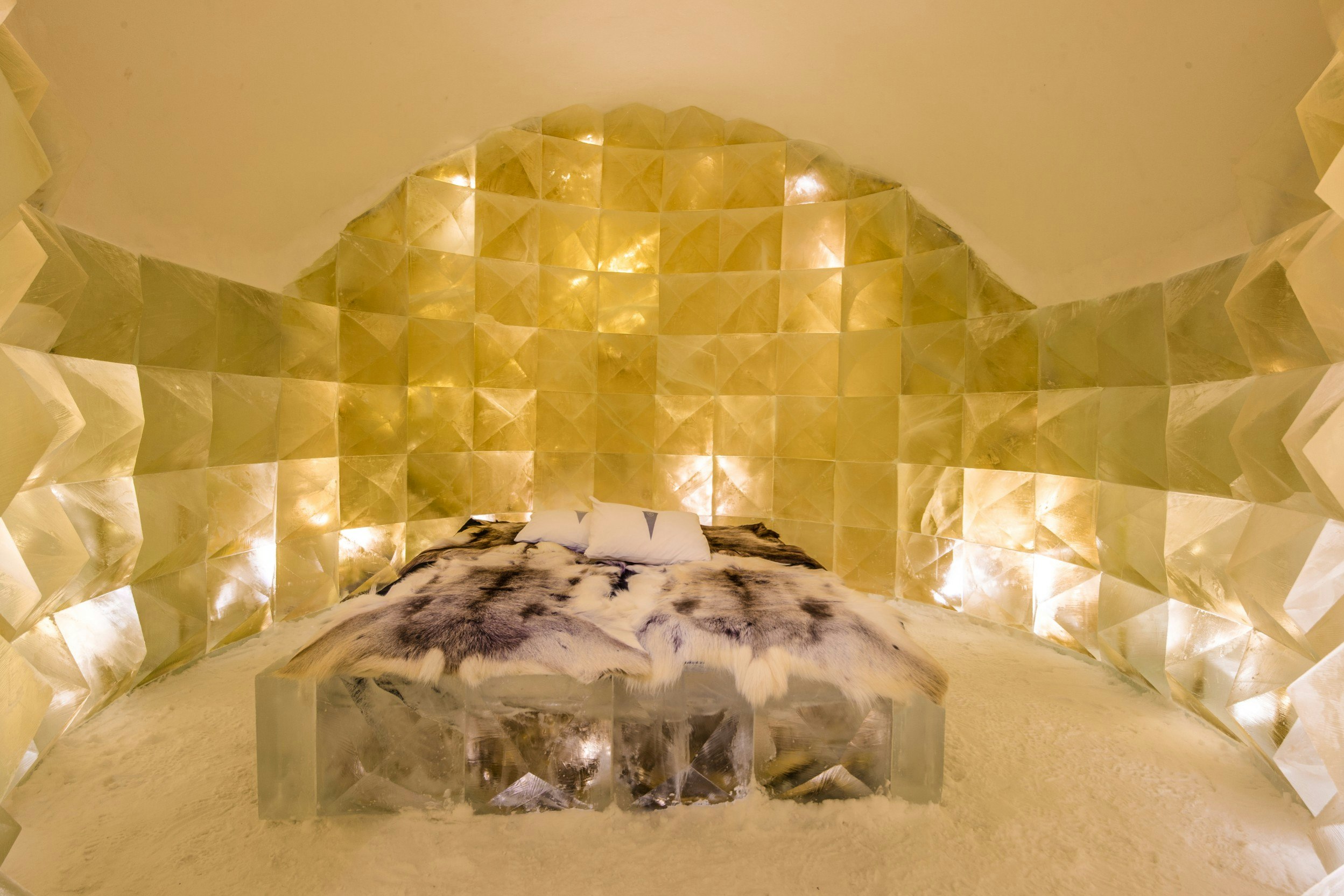 Golden Ice design at the Icehotel