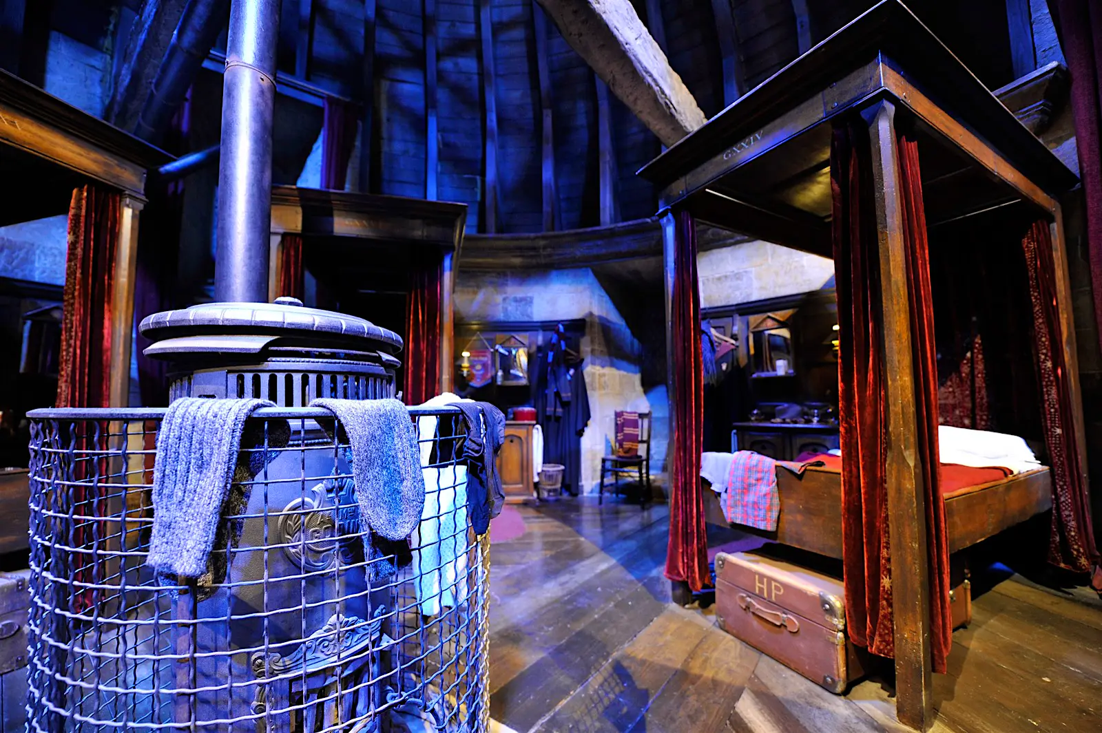Harry Potter dorm room.jpg Harry Potter's dorm room on the Warner Brother's Studio Tour in London