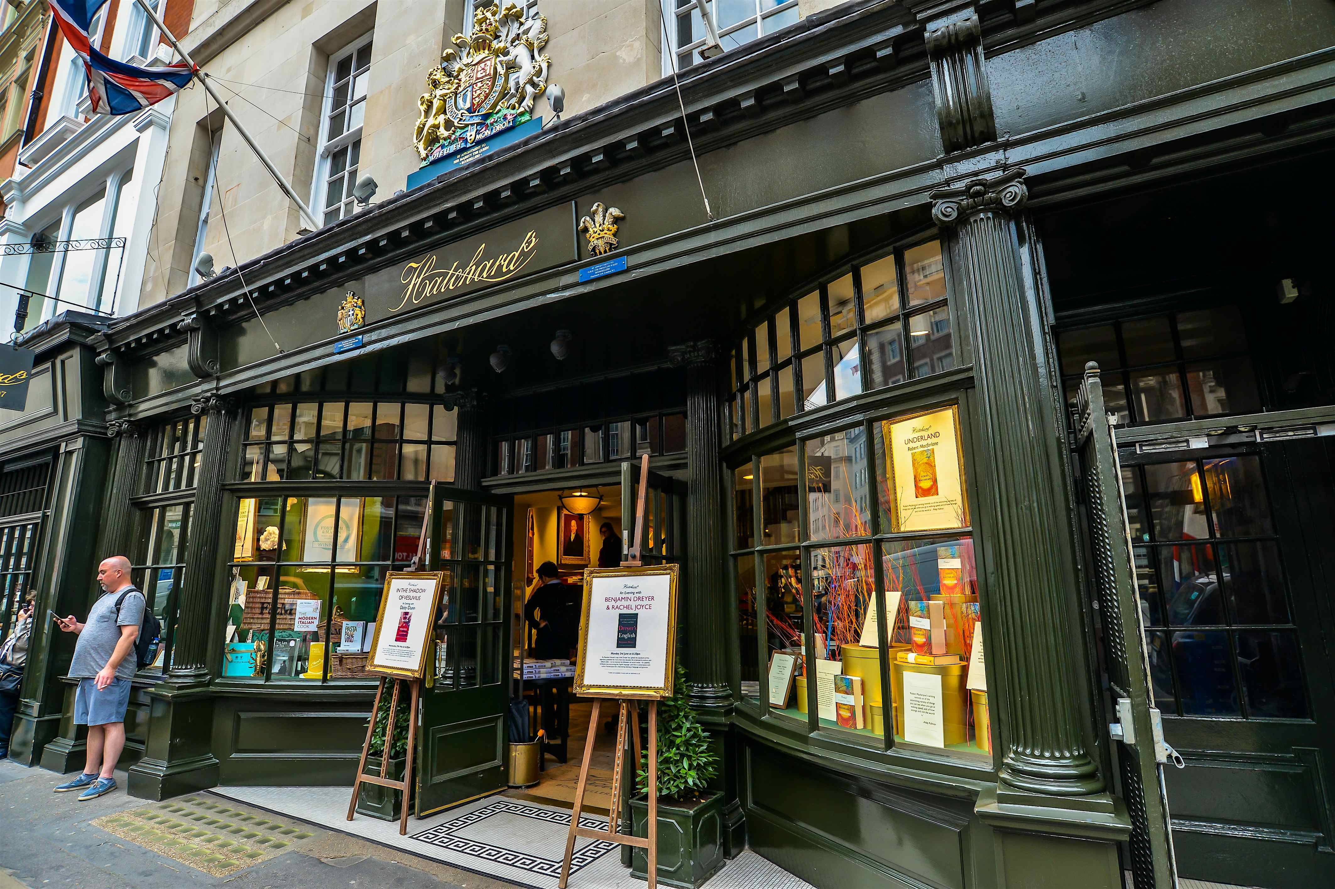 A guide to the Queen's favourite places to shop Lonely