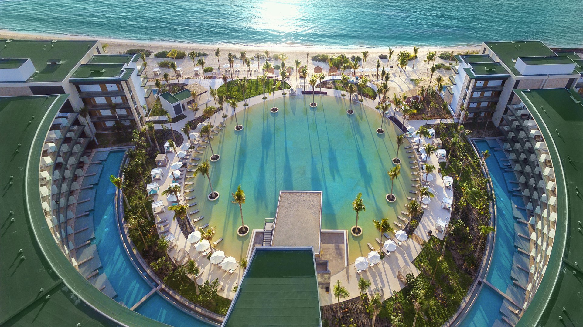 Swimming pool at the Havens Riviera Cancun resort & spa