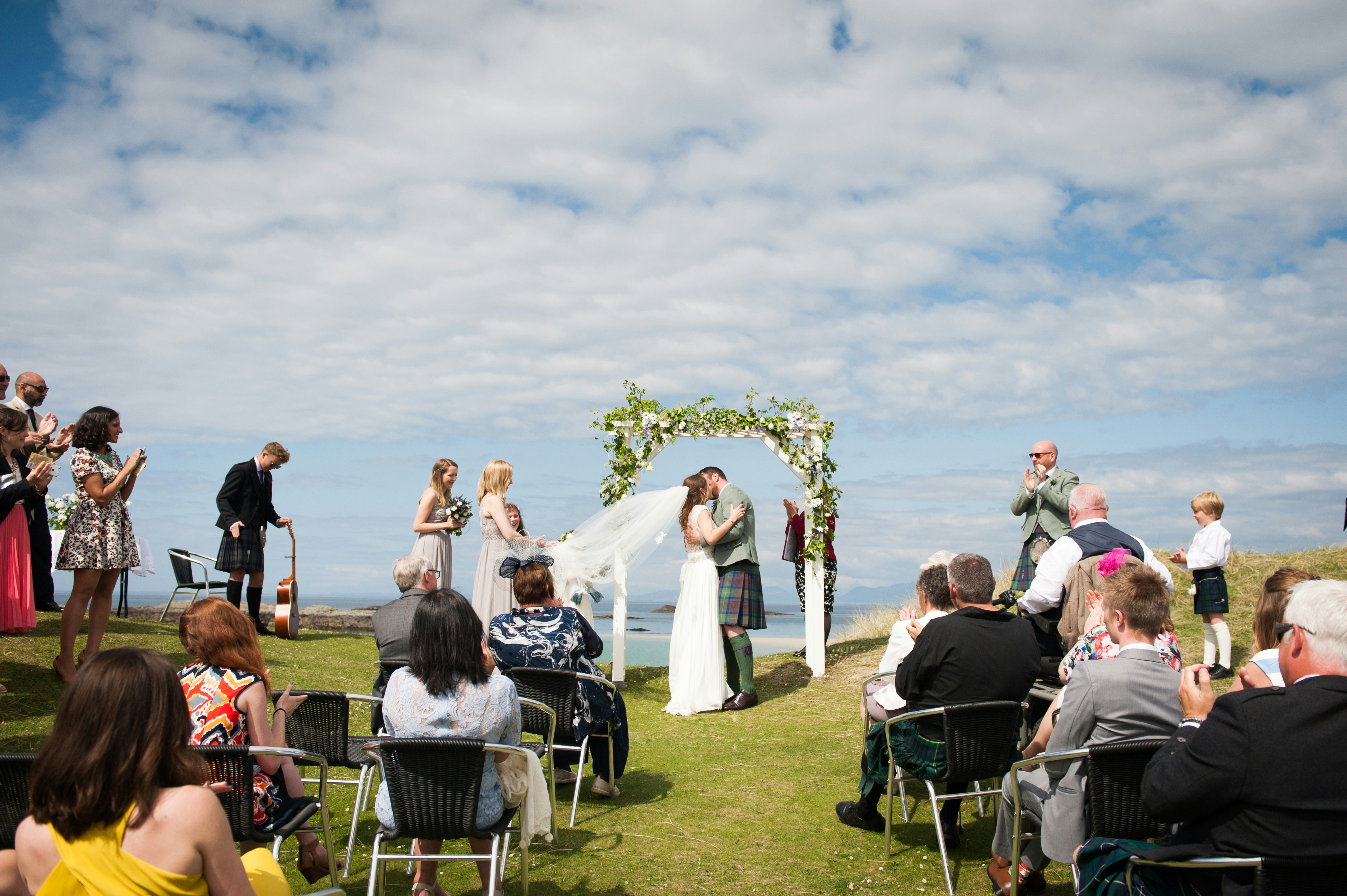A clifftop wedding in the Isle of Coll, Scotland