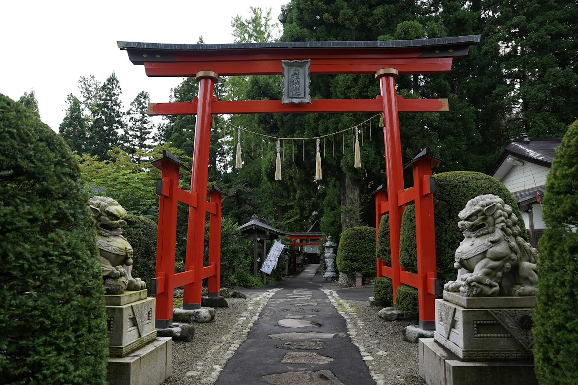 The large red gate at the Karamatsu-jinja shrine