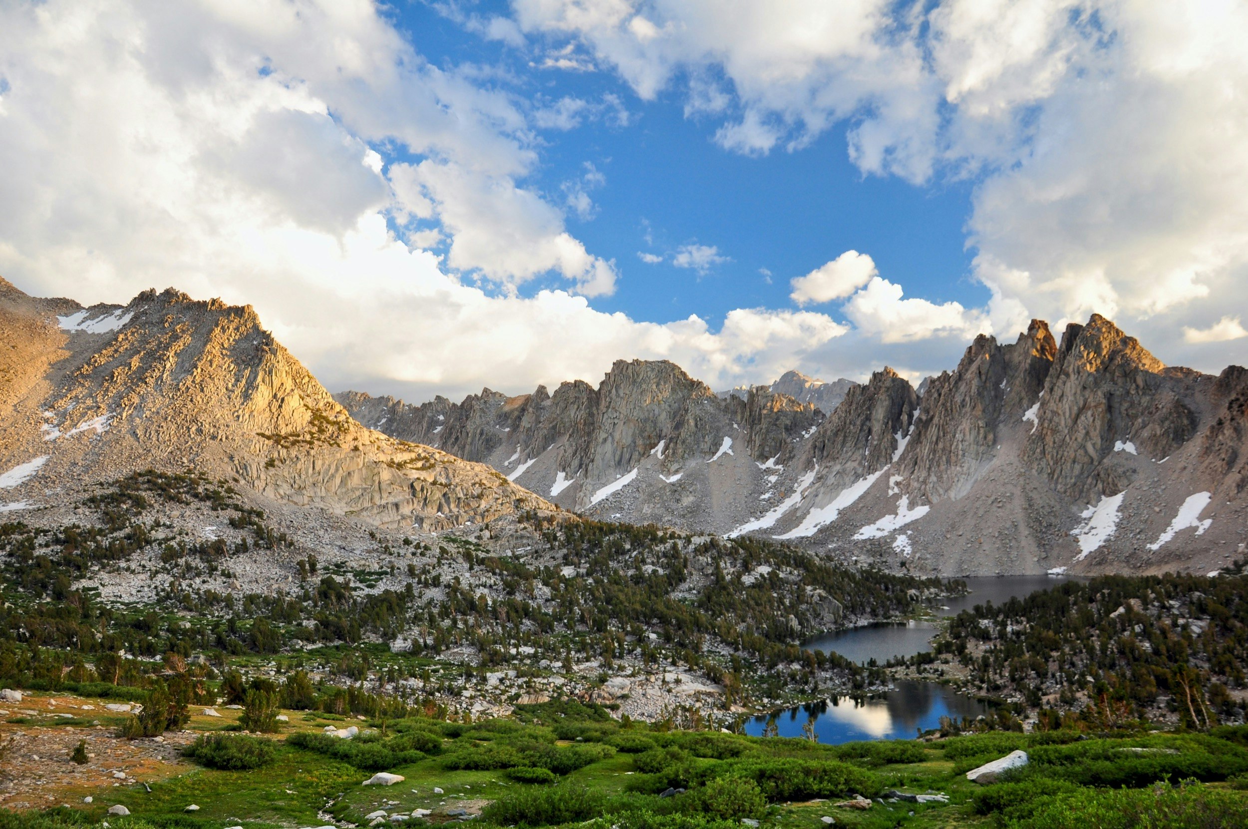 Snowy peaks, glittering lakes and greenery mark Kings Canyon National Park