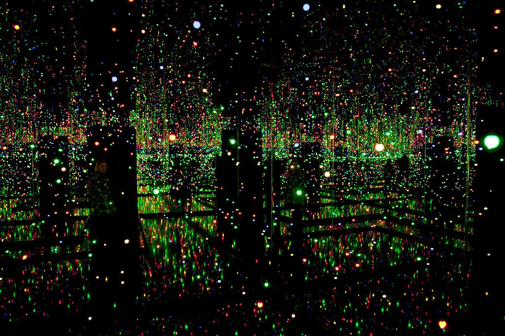 Kusama's psychedelic Infinity Mirrored Room - Filled with the Brilliance of Life