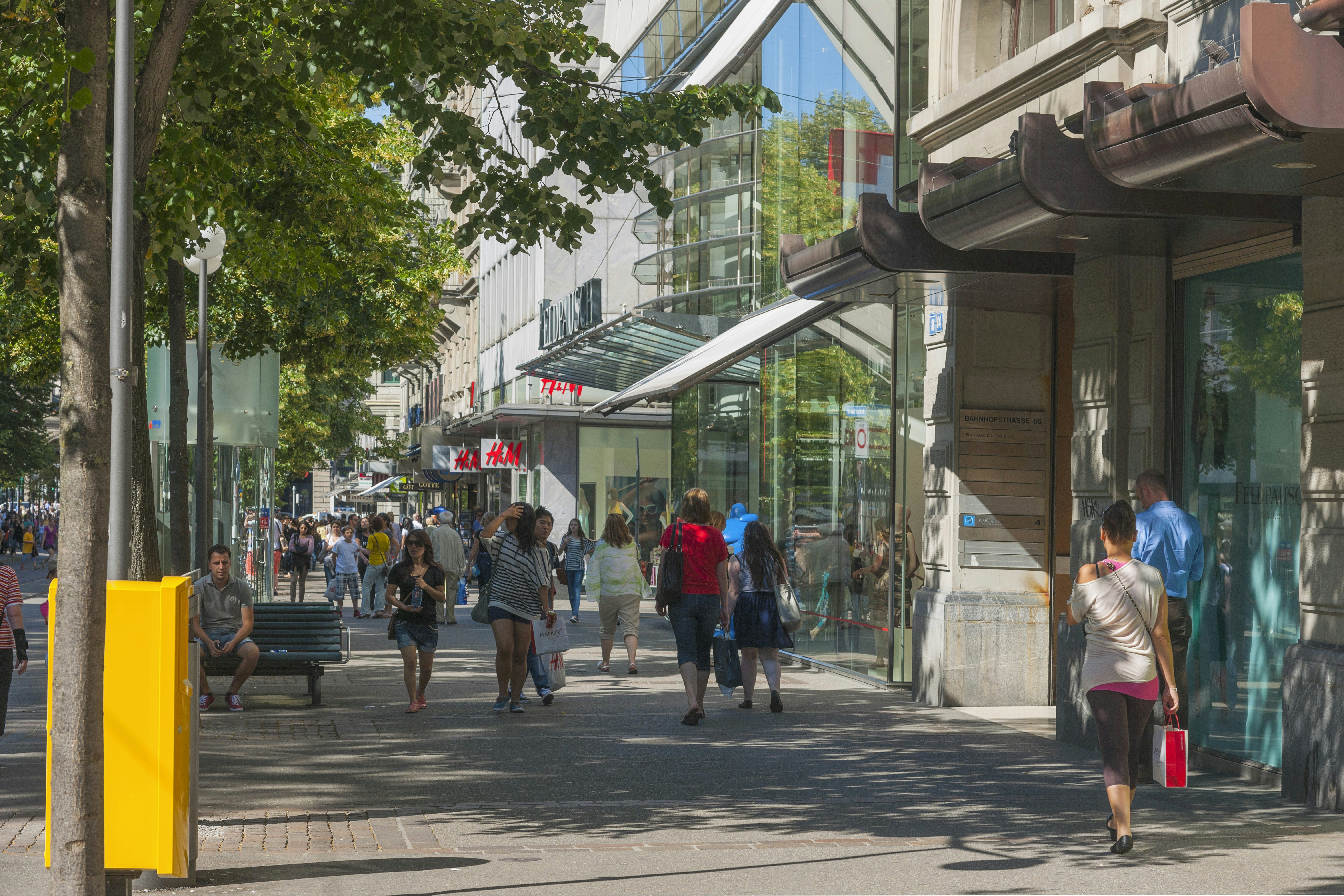 New Sunday shopping hours for Zurich considered_0.jpg