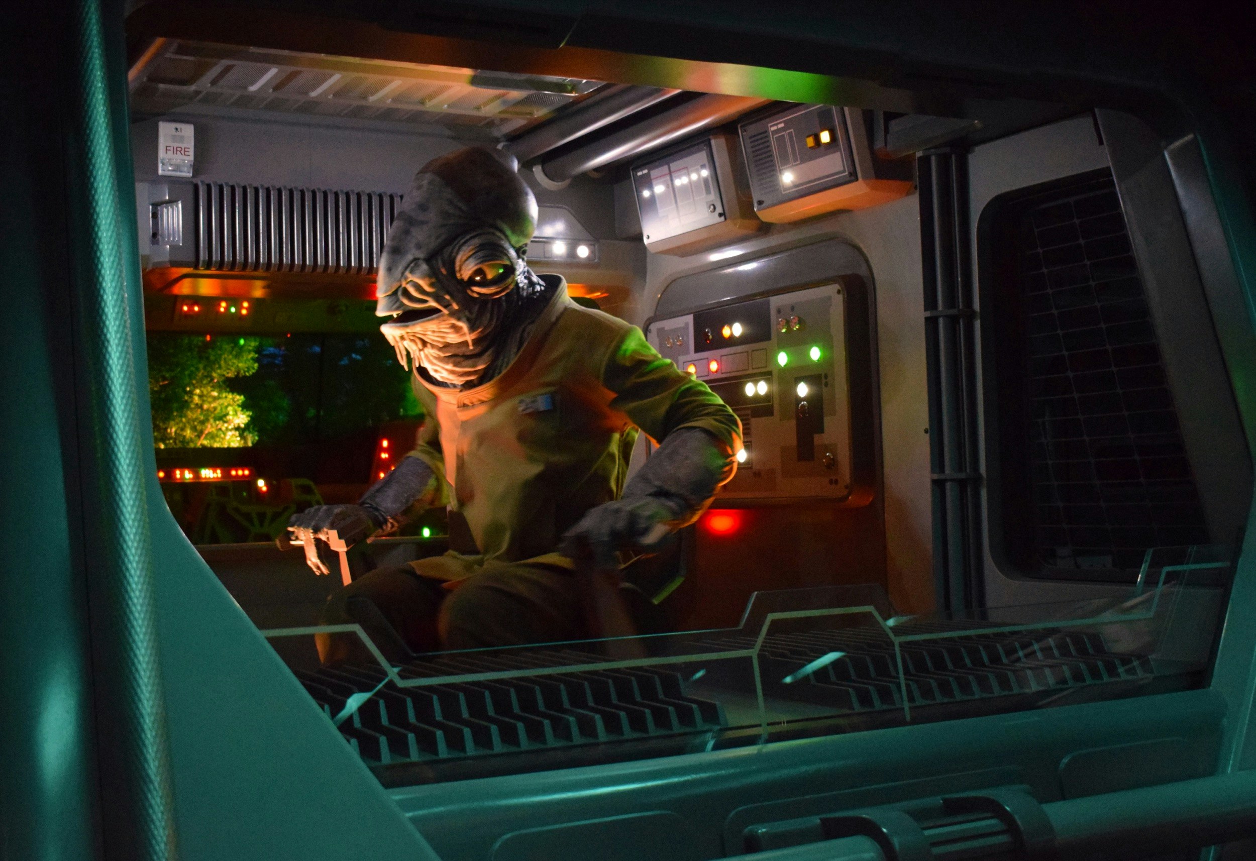 An animatronic alien is part of a theme park ride called Star Wars: Rise of the Resistance
