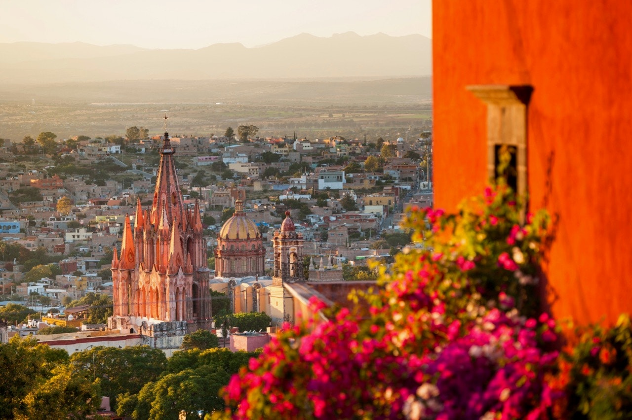 Overview of Parroquia de San Miguel Arcangel church.