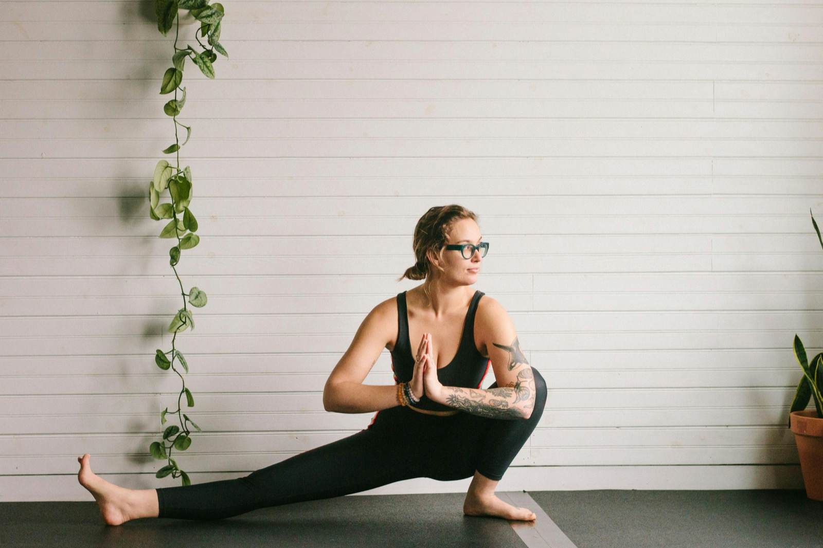 40 yoga poses you should be performing pre-flight - Lonely Planet 40 yoga poses you should be performing pre-flight - Lonely Planet