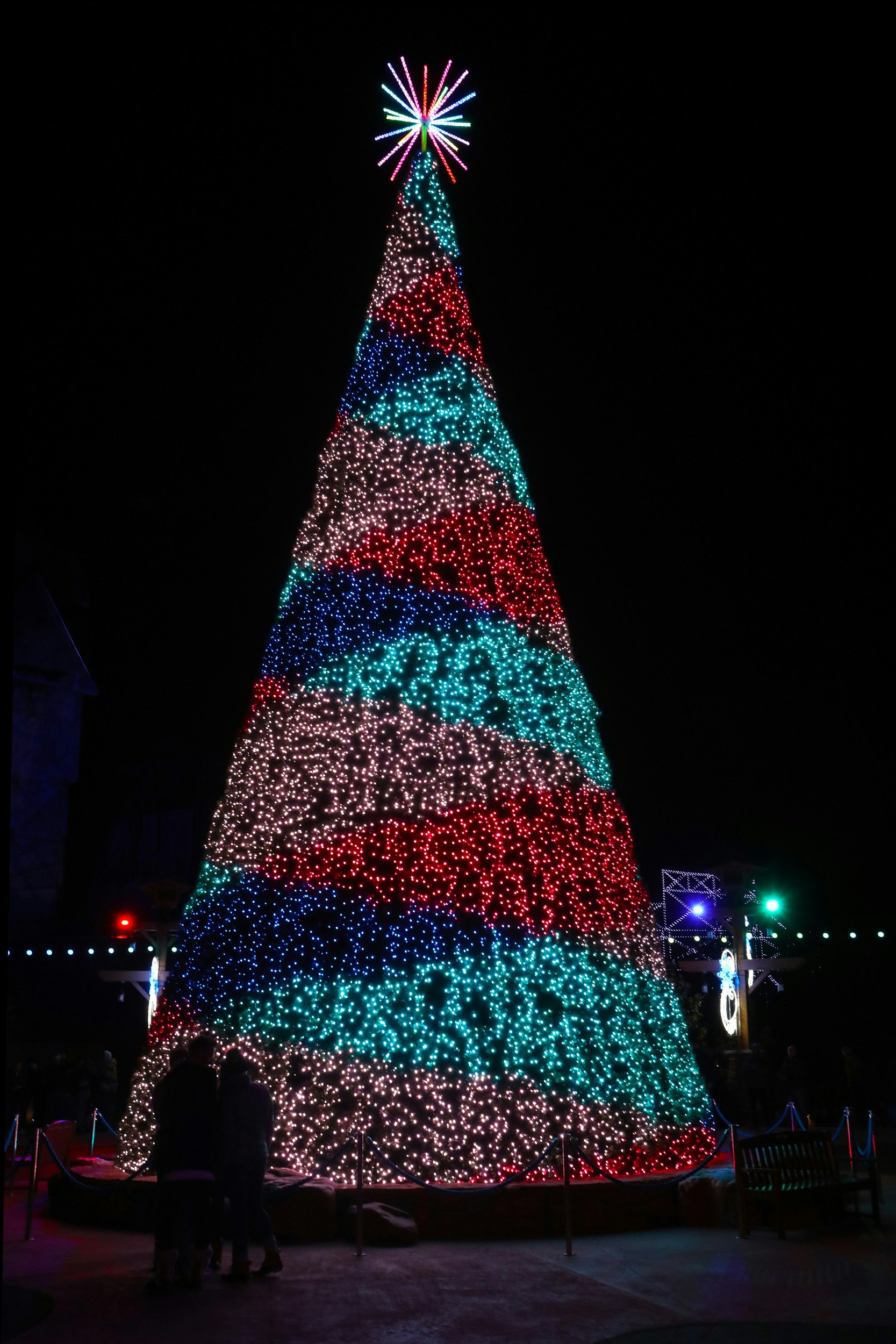 Smoky Mountain Christmas Dollywood.jpg