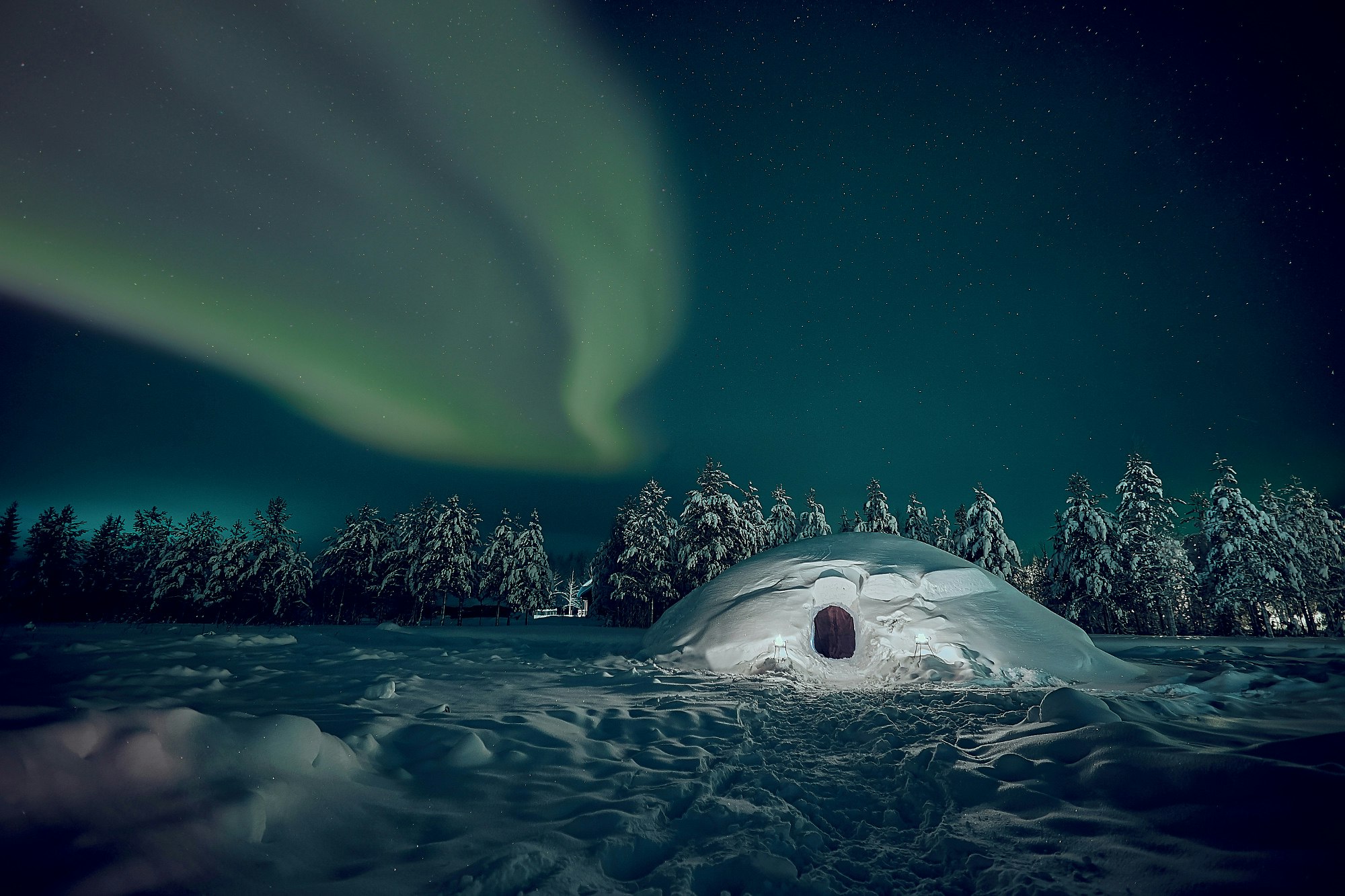 Snow igloo in Pelkosenniemi, Finland.jpg