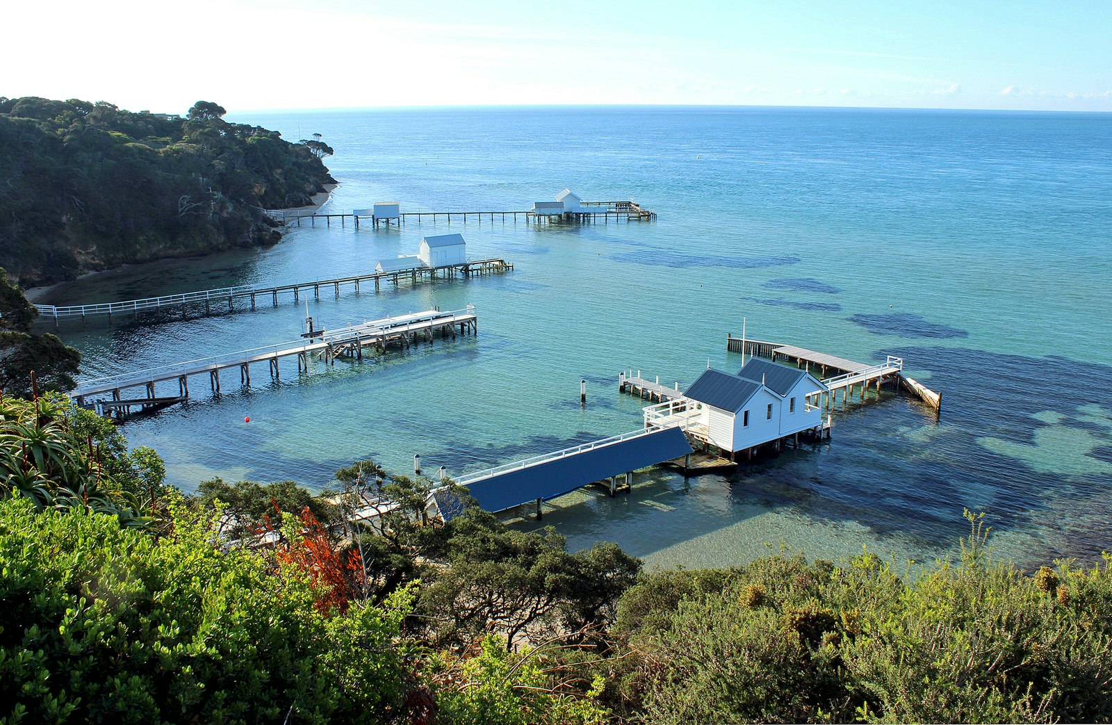 Sea view at Millionaires Walk, Artists Trail, Sorrento, Mornington Peninsula. Long promenades lead to private white houses on stilts above the sea. 