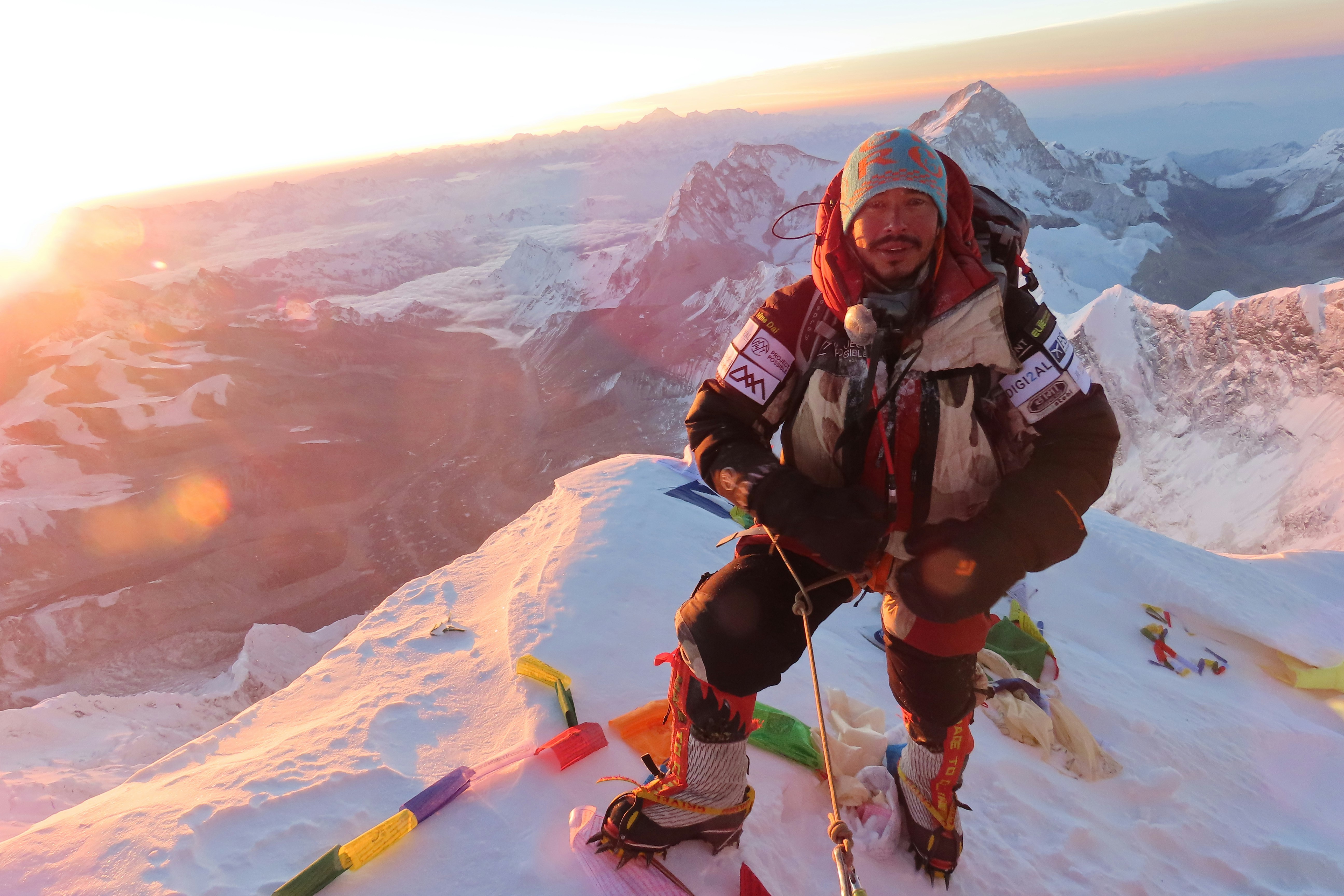 Summit Everest-Nimsdai-.JPG