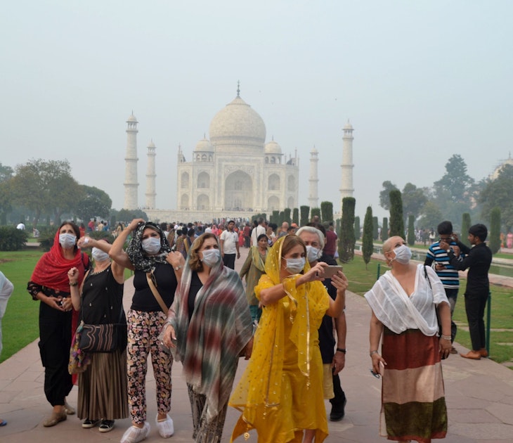 Taj Mahal pollution.jpg