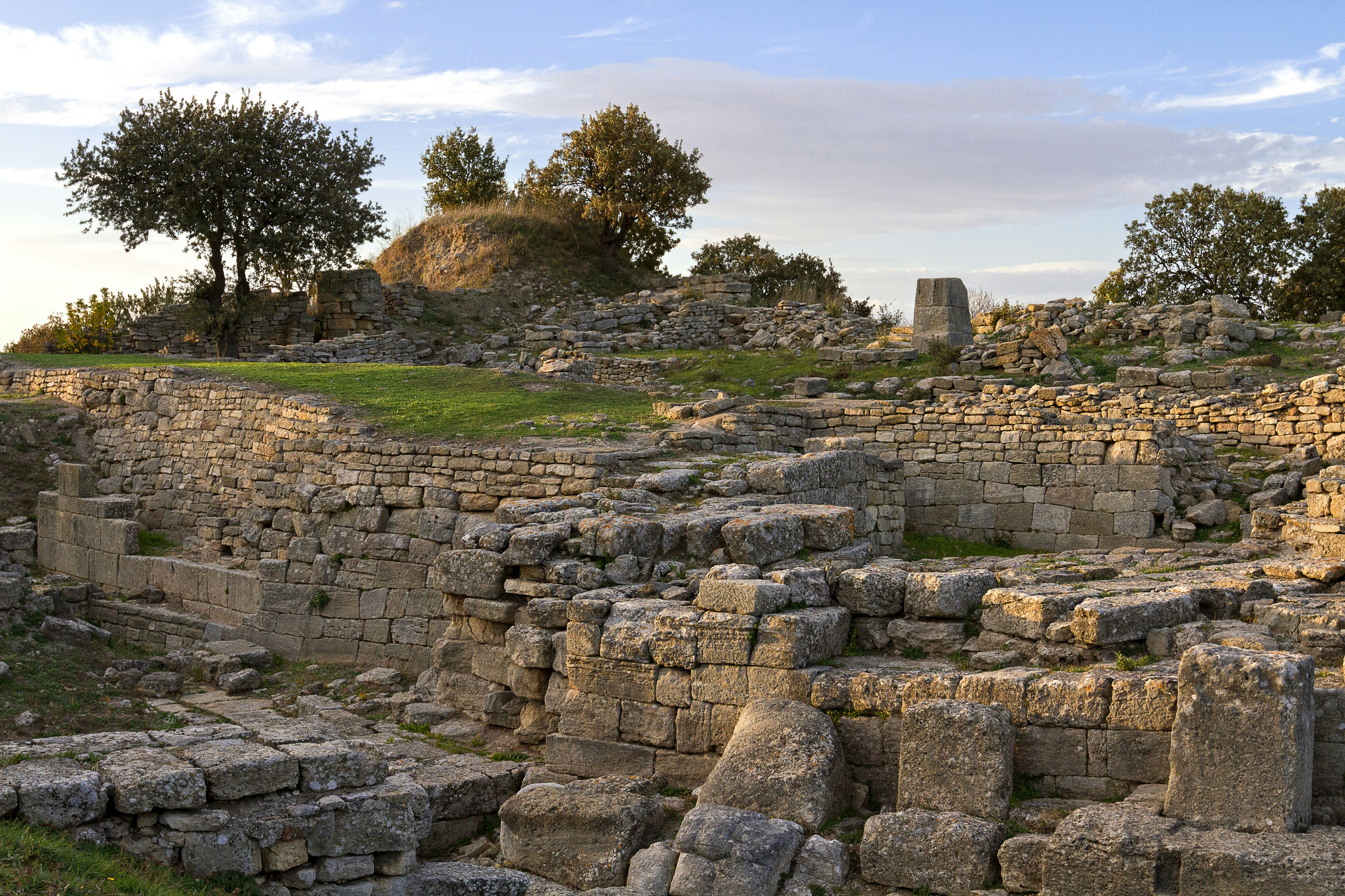 A picture of the ruins of the city of Troy in Turkey