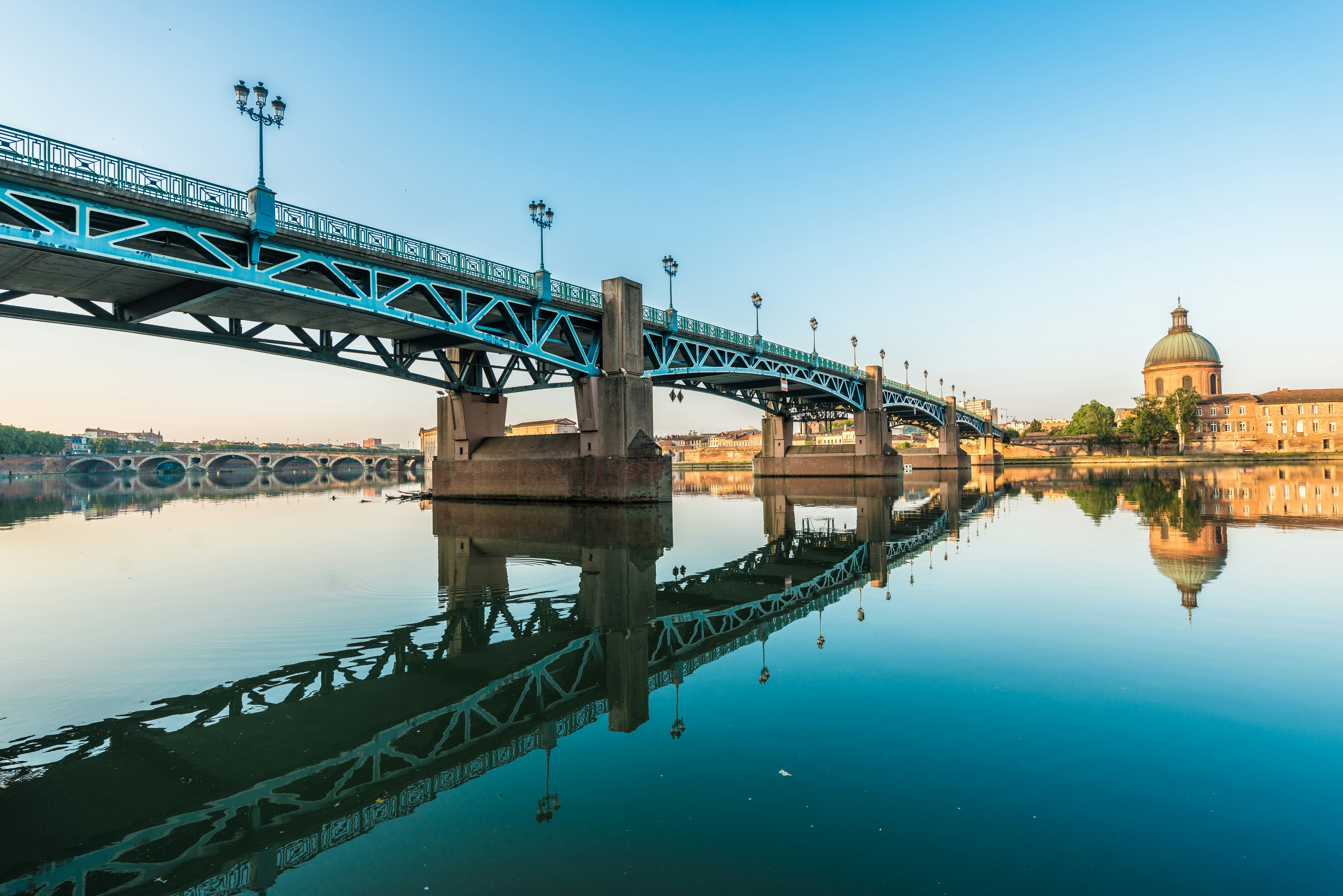 A shot of the Garonne river in the southern city of Toulouse