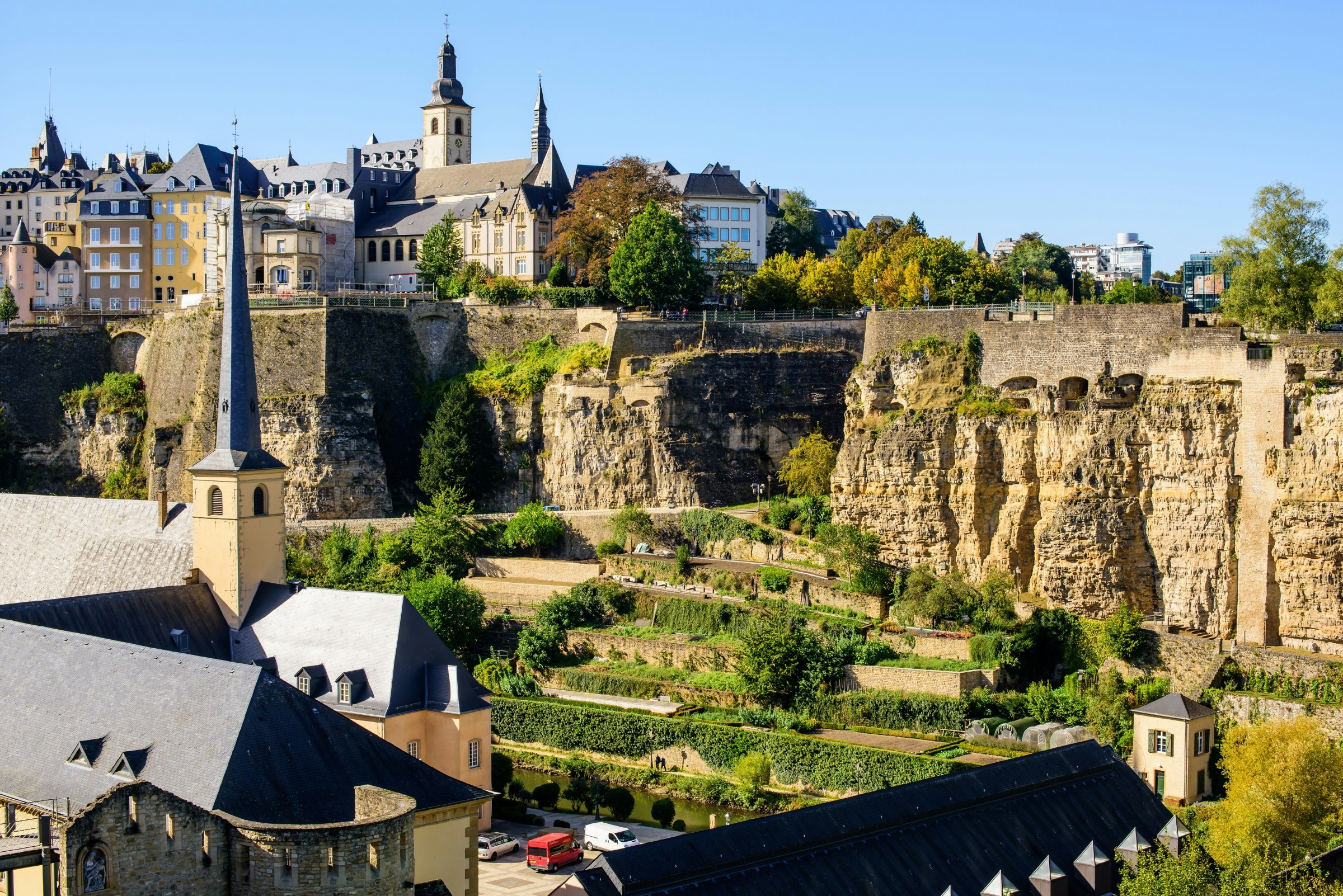 The view over the valley of Grund to the Chemin de la Corniche balcony in Luxembourg. 