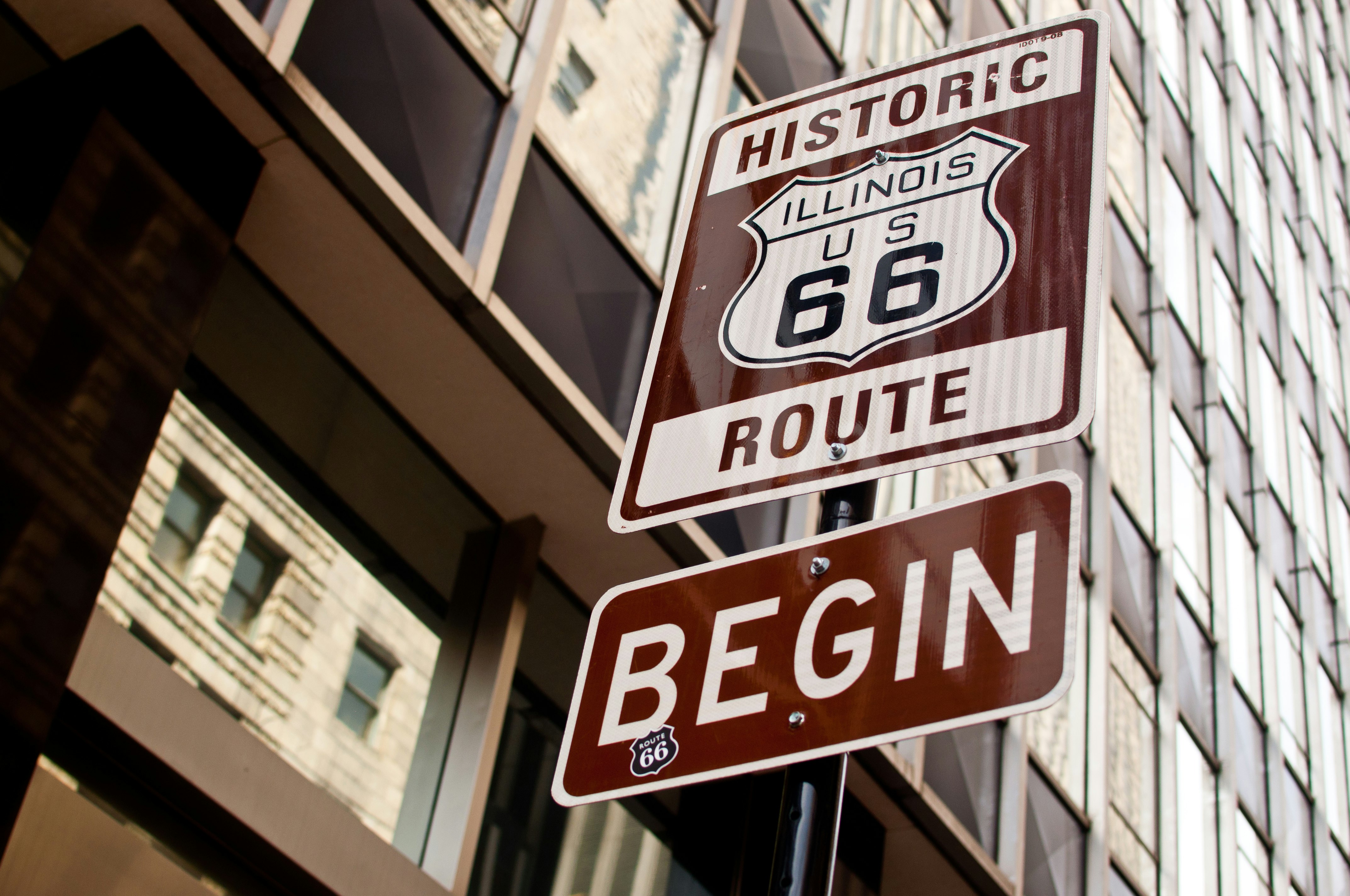 A sign denoting the start of historic Route 66 in Chicago
