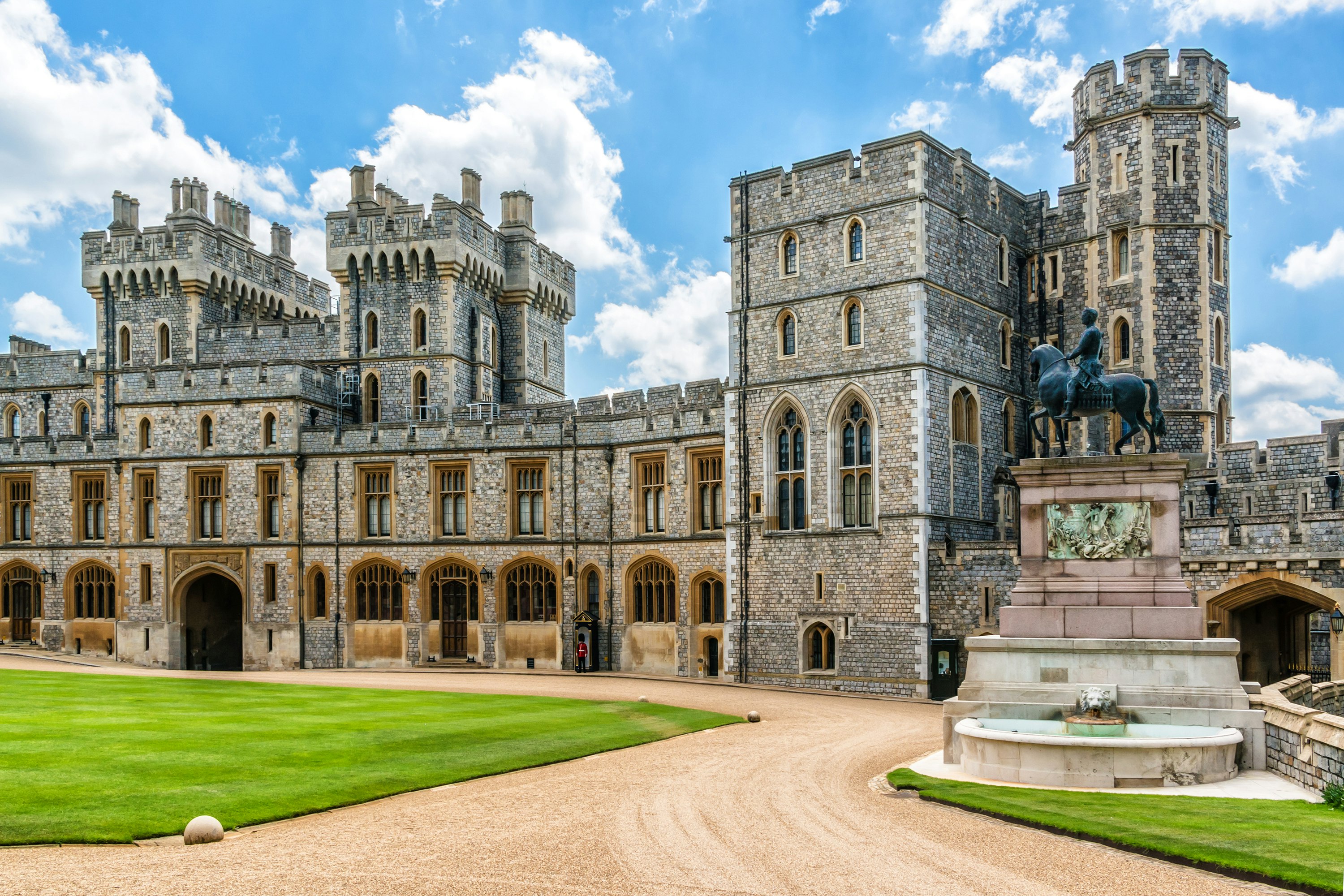 A picture of Windsor Castle on a sunny day
